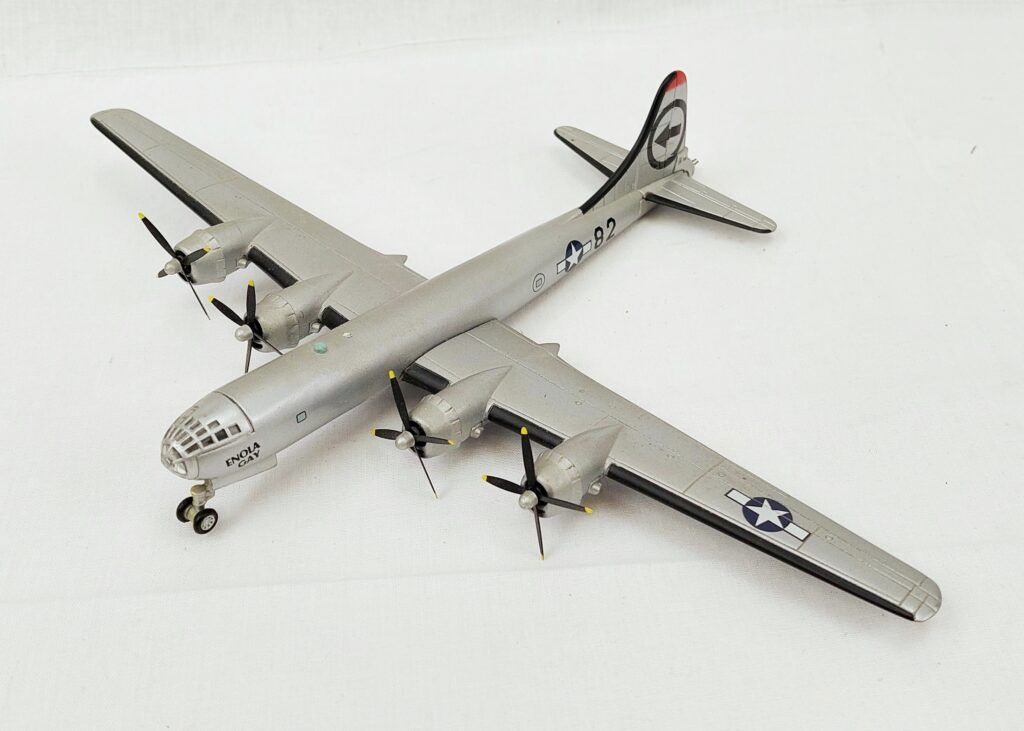 Corgi 48901 Aviation Archive Boeing B29 Super Fortress Enola Gay Model