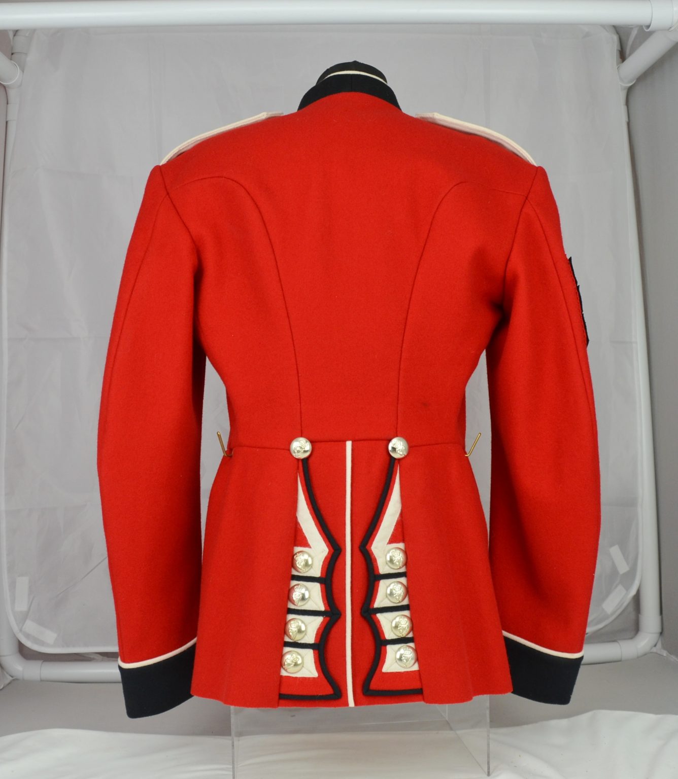 Elizabeth II Irish Guards Sergeants Dress Tunic - Sally Antiques