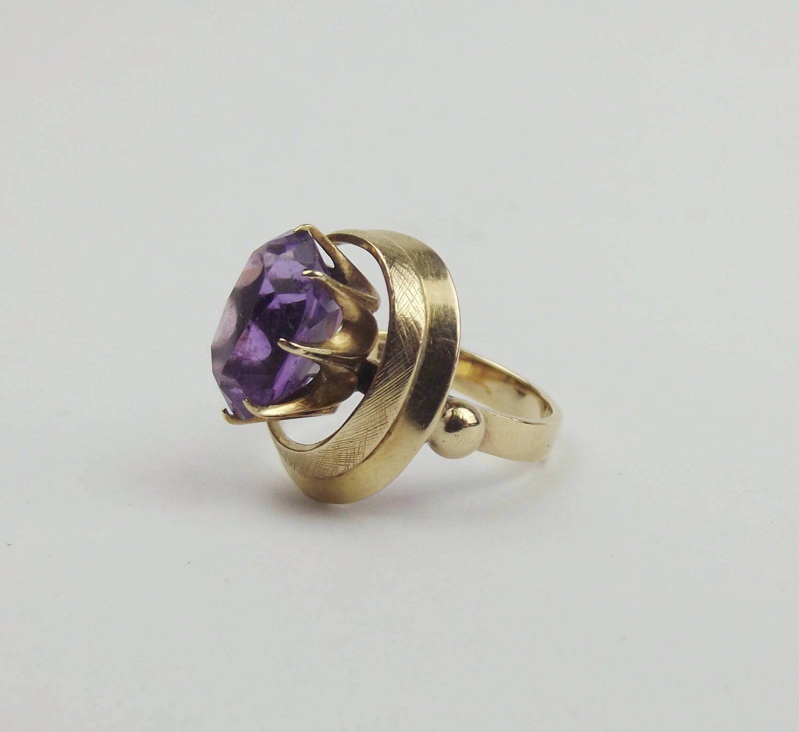 14ct Yellow Mexican Gold Amethyst Ring UK Size P US 7 ½ - Sally Antiques