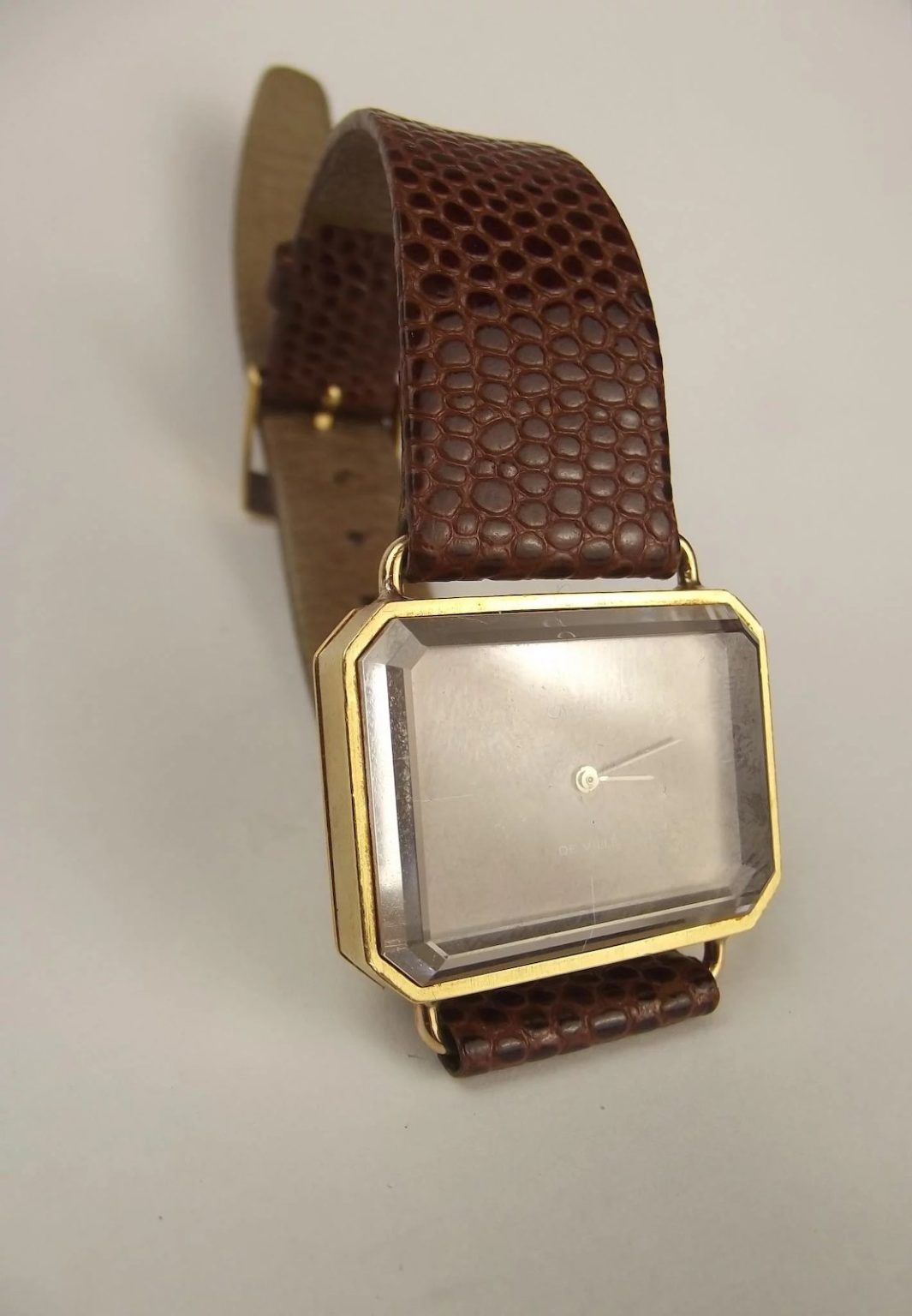 18ct Gold Omega De Ville Wristwatch c1972 - Sally Antiques