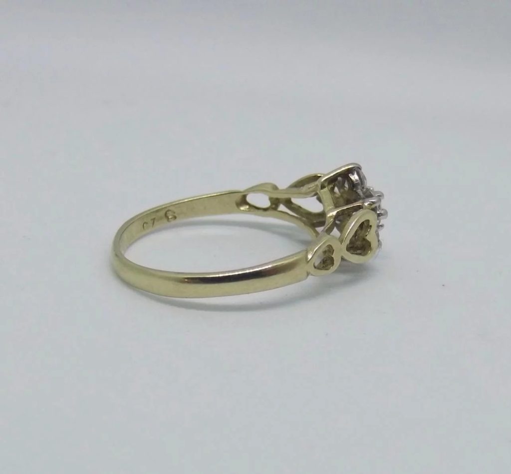 9ct Yellow Gold Cubic Zirconia Flower Head Ring UK Size L US 5 ½ ...