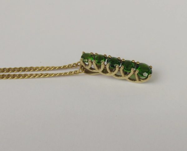 9ct Yellow Gold Five Stone Russian Diopside Pendant Necklace 20 Inches