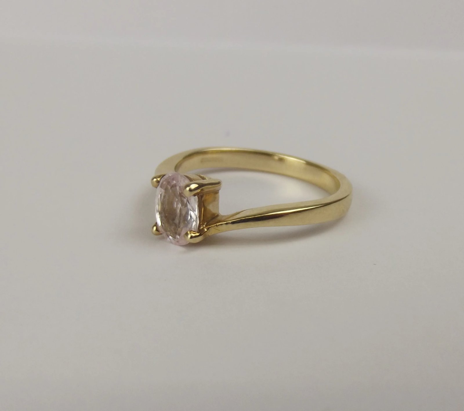 9ct Yellow Gold White Sapphire Ring UK Size N US 6 ½ Sally Antiques