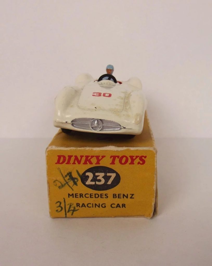 dinky toys 237 mercedes benz racing car