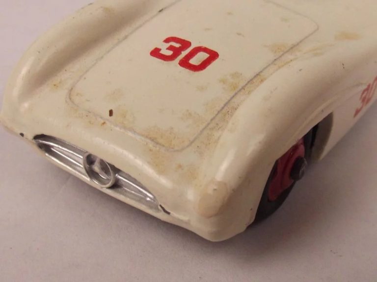 dinky toys 237 mercedes benz racing car