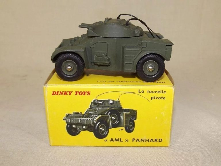 Dinky Toys 1:43 - Model truck -Tracteur Panhard - Société National