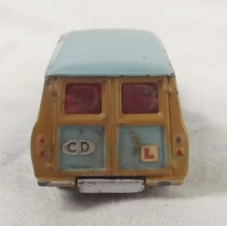 Austin Seven Countryman. Dinky Toys England. Ref 199. Woodie. Issigonis. AAB Austin Seven Countryman. Dinky Toys England. Ref 199. Woodie. Issigonis. AAB