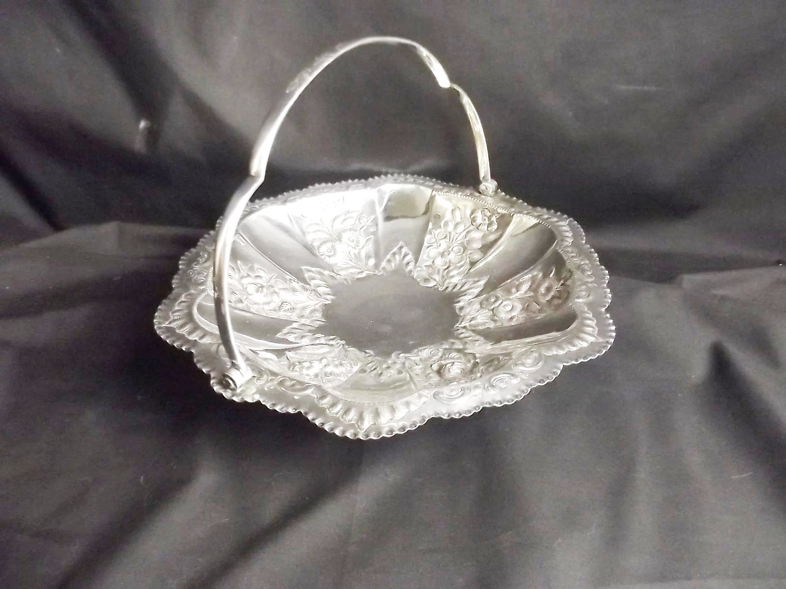 London-1883-Sterling-Silver-Fruit-Bowl-full-2o-1600-41-0