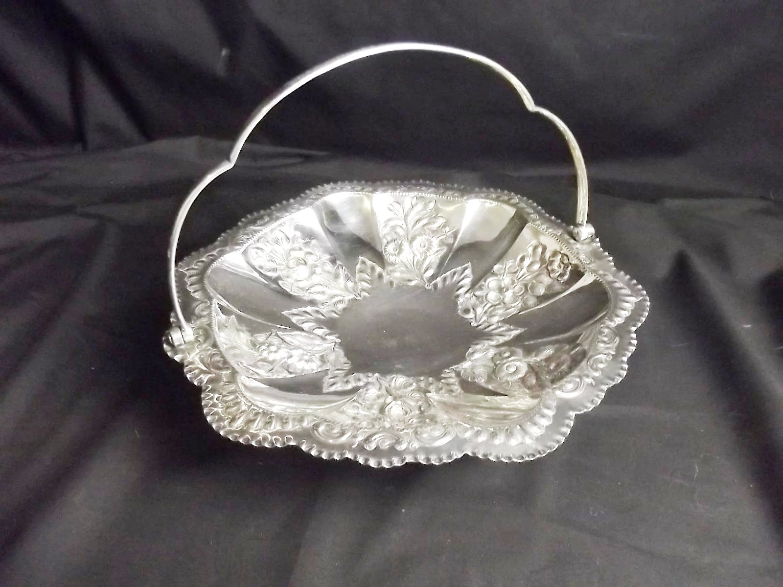 London-1883-Sterling-Silver-Fruit-Bowl-full-3o-1600-21-0