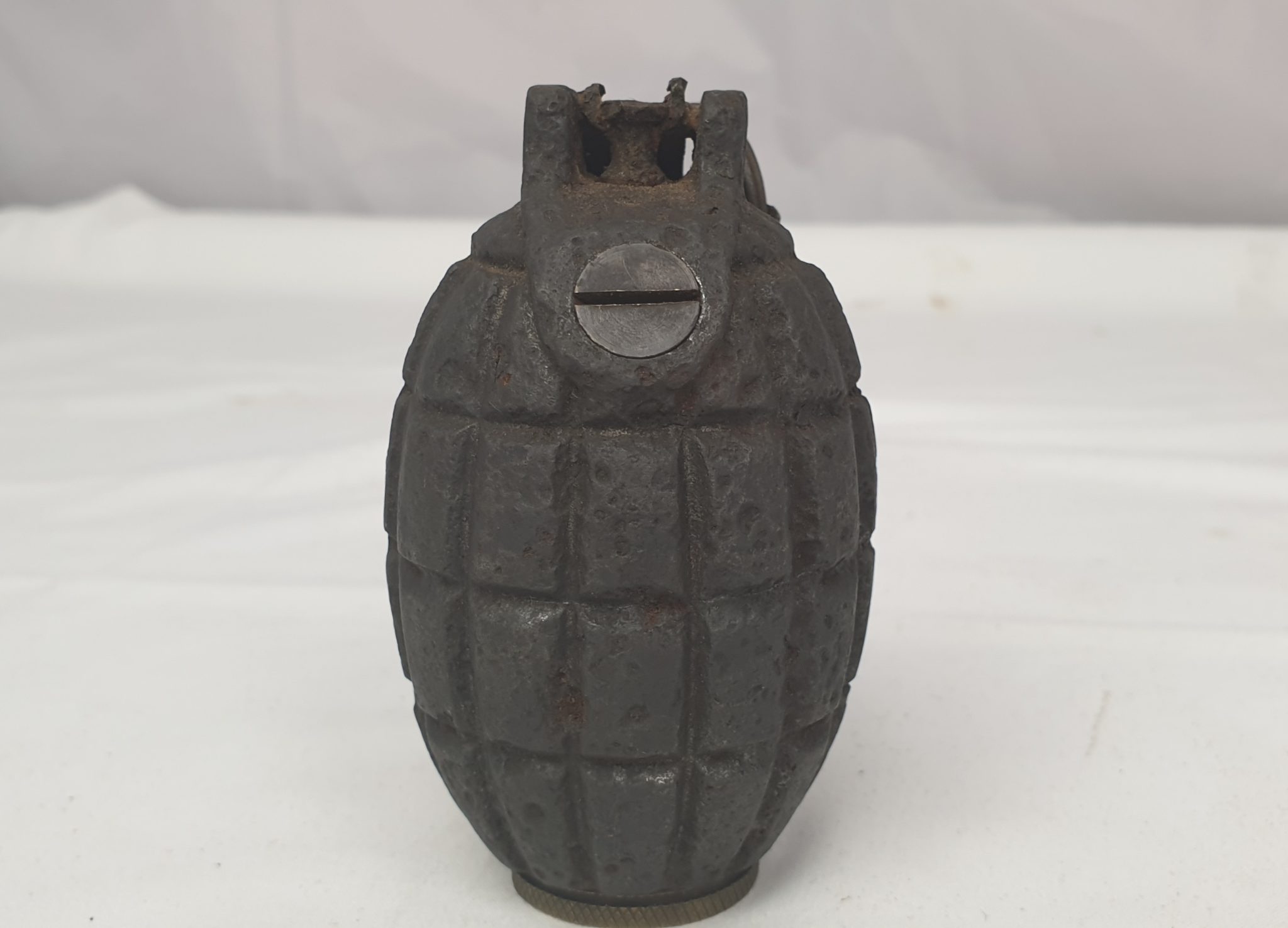 ww1-mills-bomb-no-5-mk1-british-hand-grenade-sally-antiques