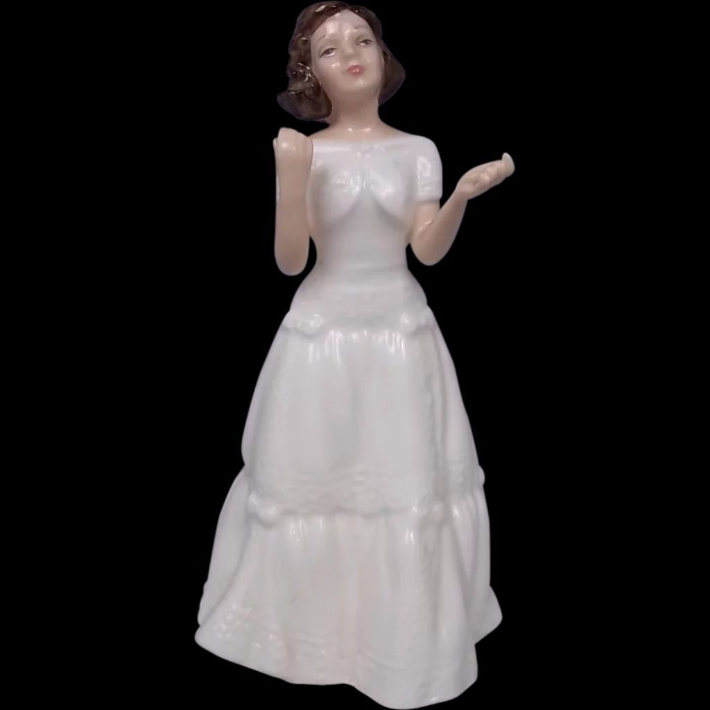 Royal Doulton Figurine 'Welcome', HN3764, Designed by Nada Pedley ...
