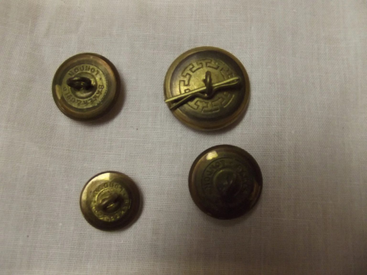 White Star Line Officers Cap Badge & 4 Buttons - Sally Antiques