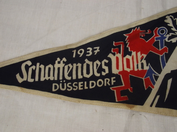 3rd Reich 1937 Schaffendes Volk Dusseldorf Pennant – sallyantiques.co.uk