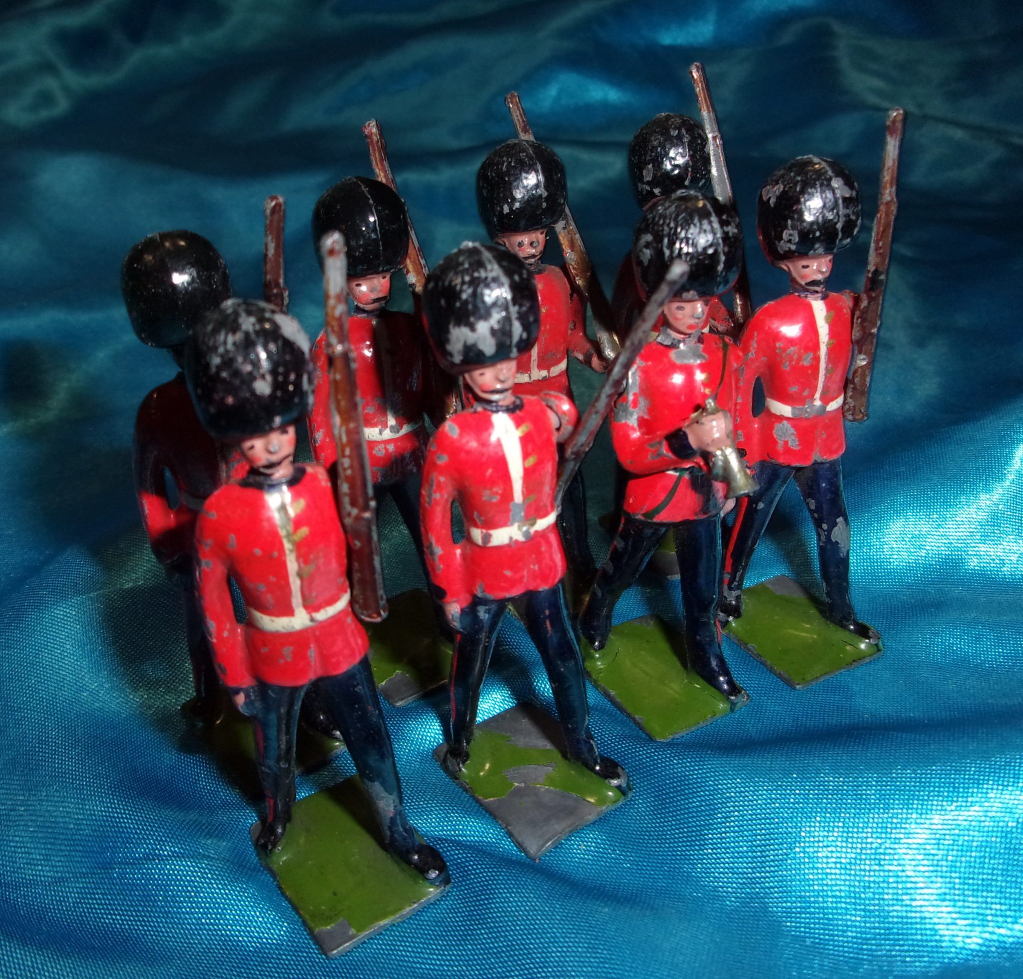 Unboxed Set Of Britains Toy Soldiers Pre-War Grenadier Guards - Sally ...