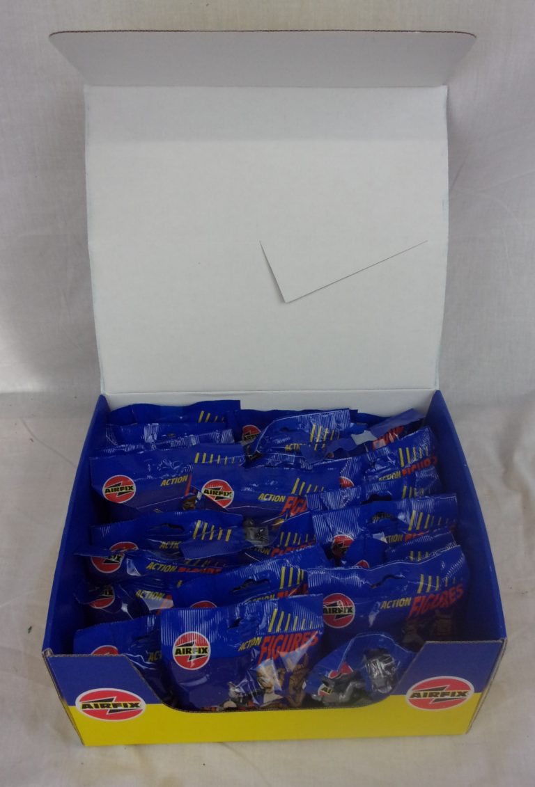 AIRFIX PROTO BLUE boxe James Bond set 1 EUR 38,00