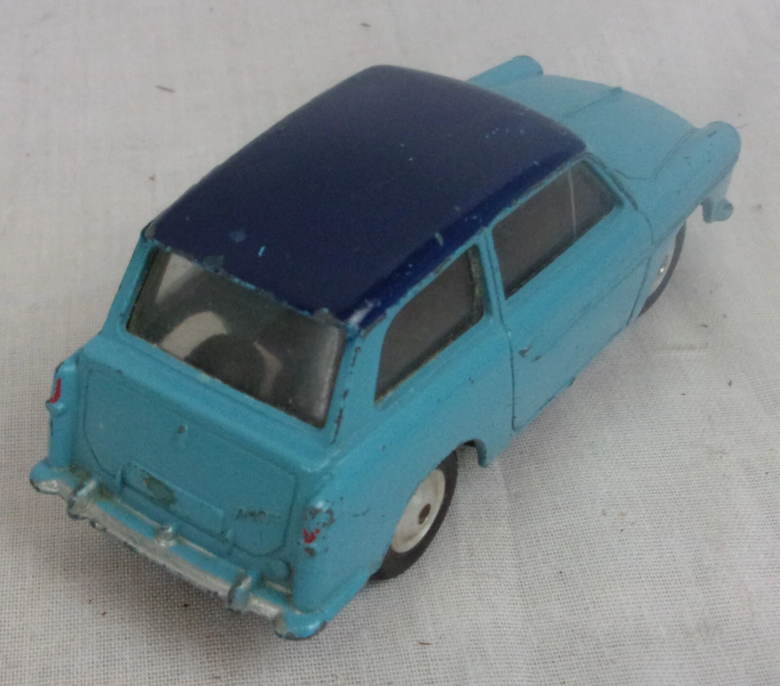 Boxed Corgi Toys 216 Austin A.40 Saloon - Image 4