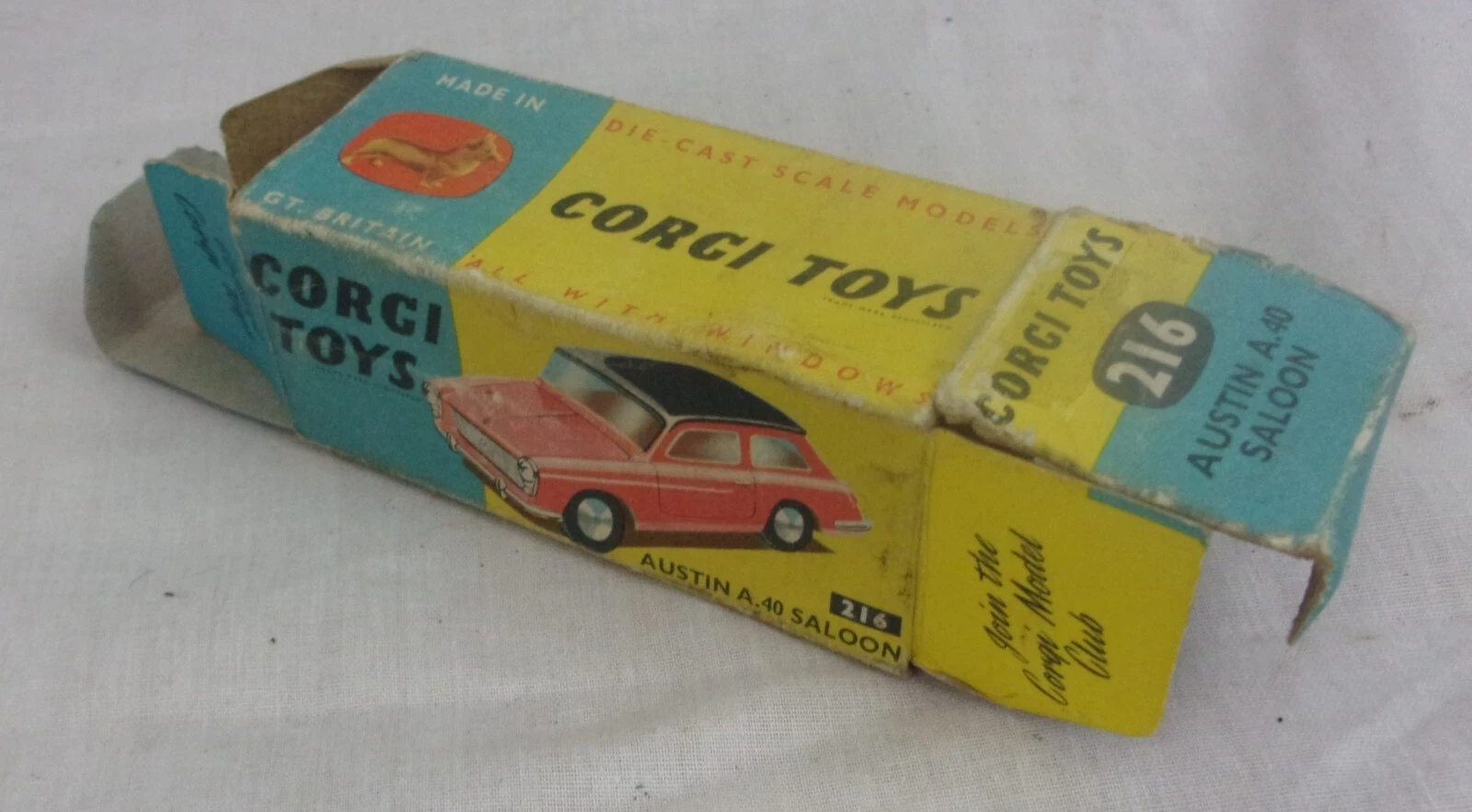 Boxed Corgi Toys 216 Austin A.40 Saloon - Image 7