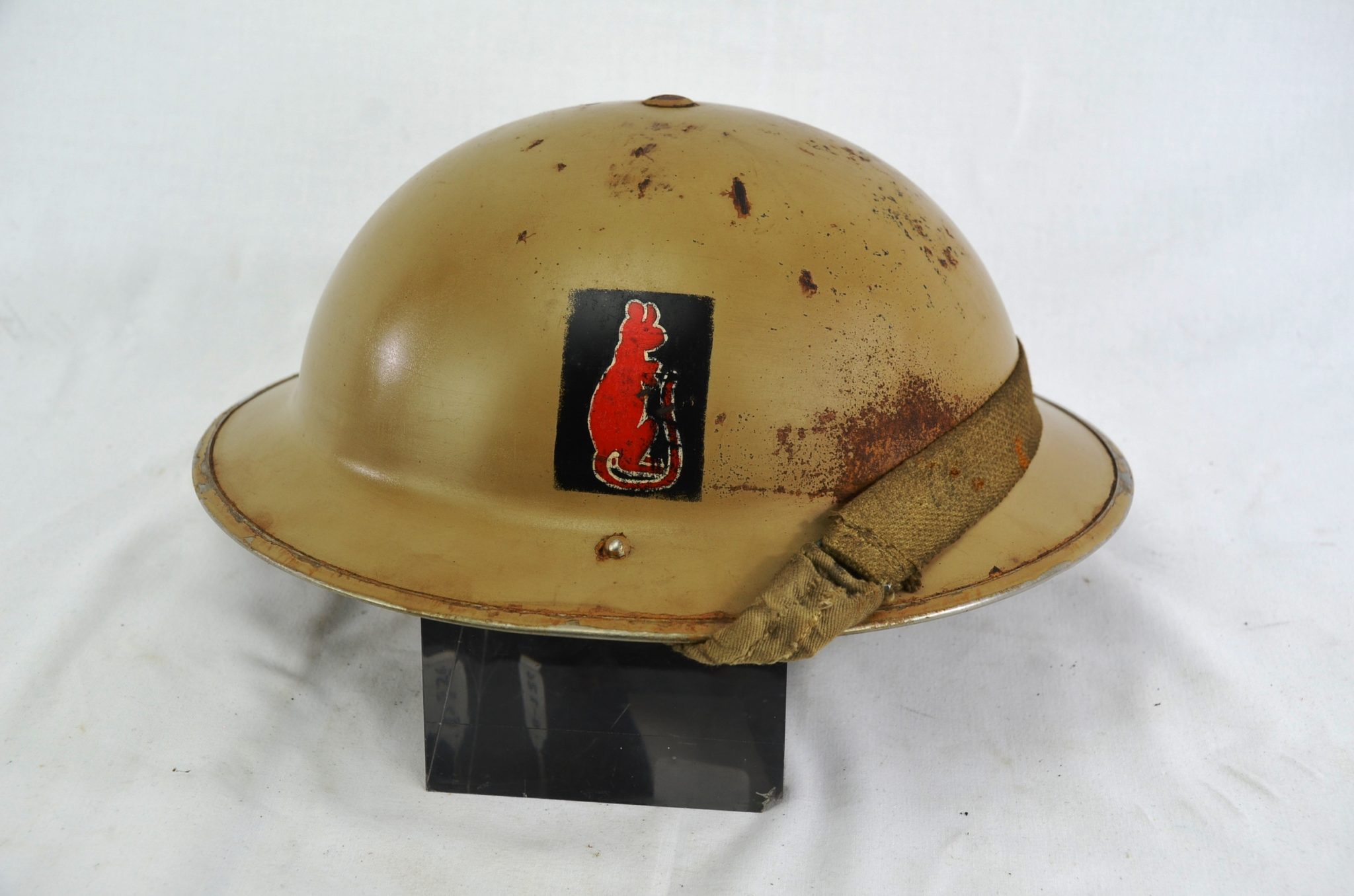 original-ww2-british-8th-army-desert-rats-helmet-1939-sally-antiques