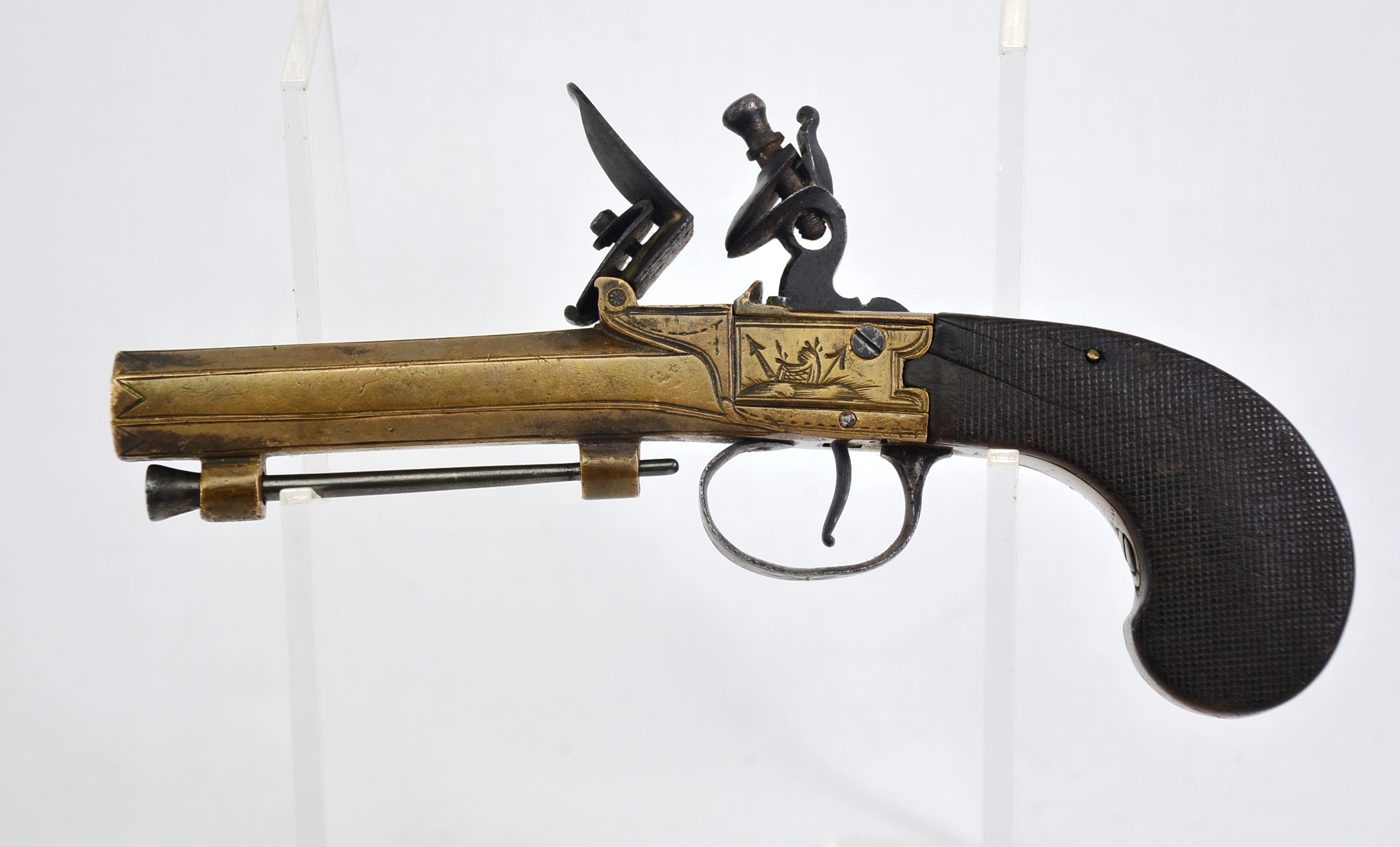 Octagonal Brass barrelled 18th century Flintlock/Boxlock Muff Pistol -  Sally Antiques