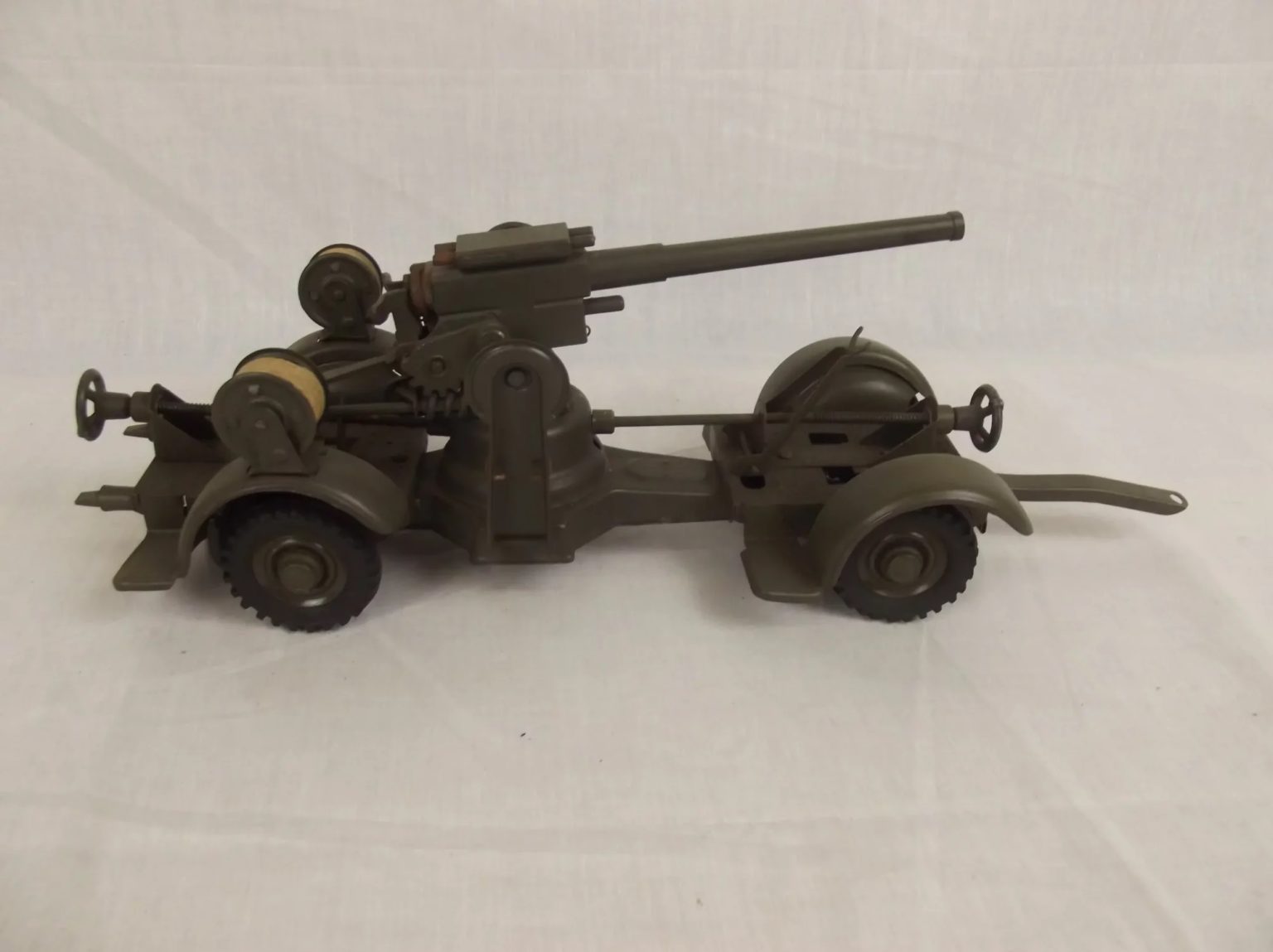 Circa 1940 Tinplate Hausser 88mm Flak Gun Number 748 - Sally Antiques