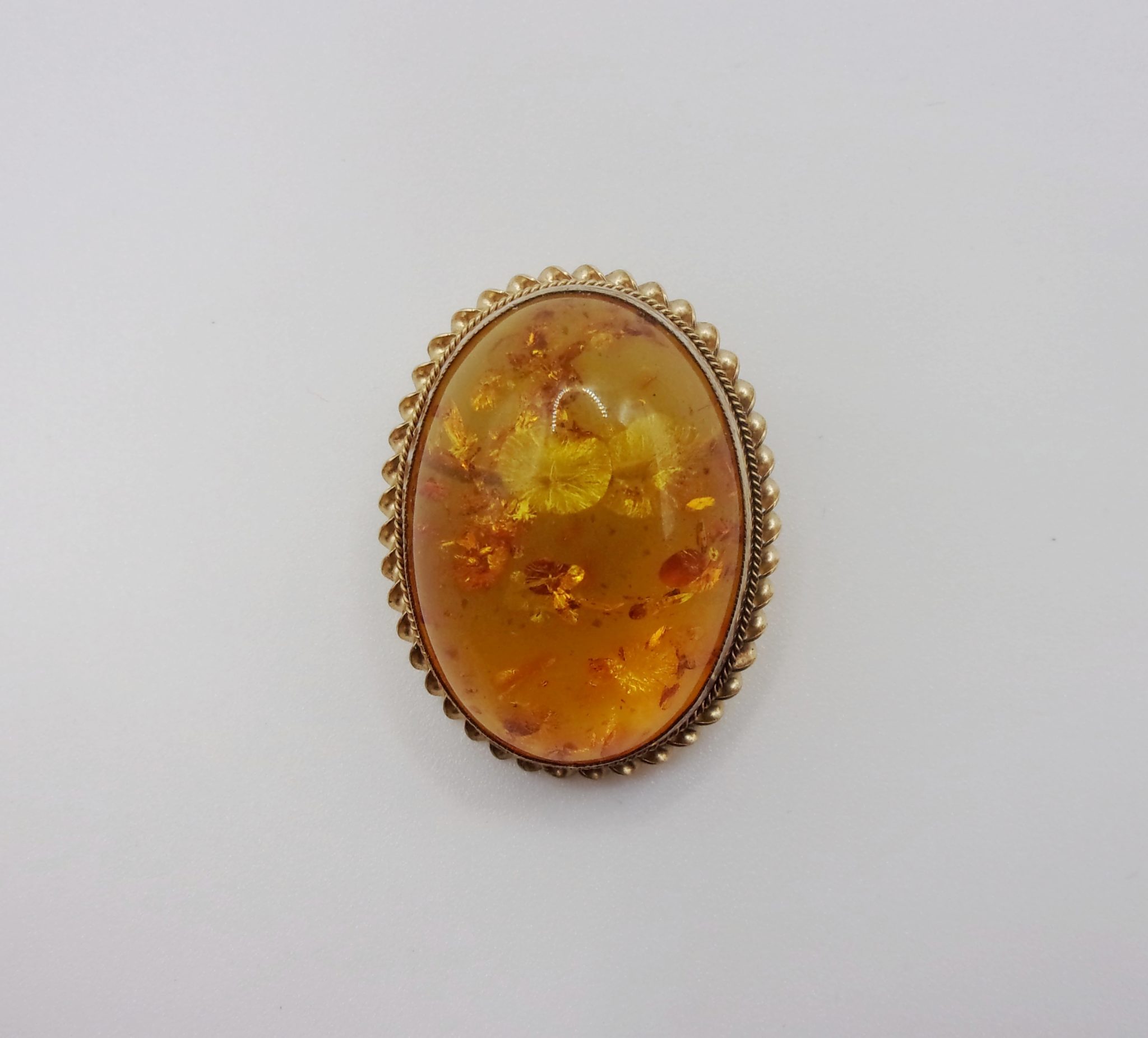 9ct Yellow Gold Large Amber Brooch - Sally Antiques