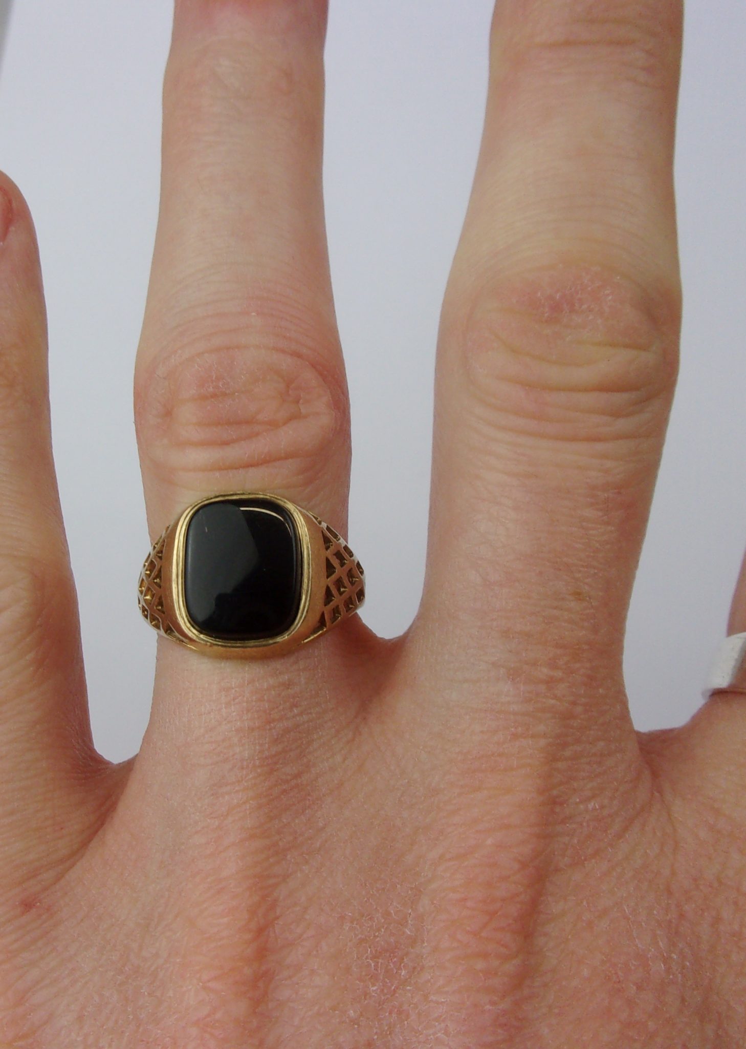 Mens 9ct Yellow Gold Onyx Signet Ring UK Size P+ US 7 ¾ - Sally Antiques