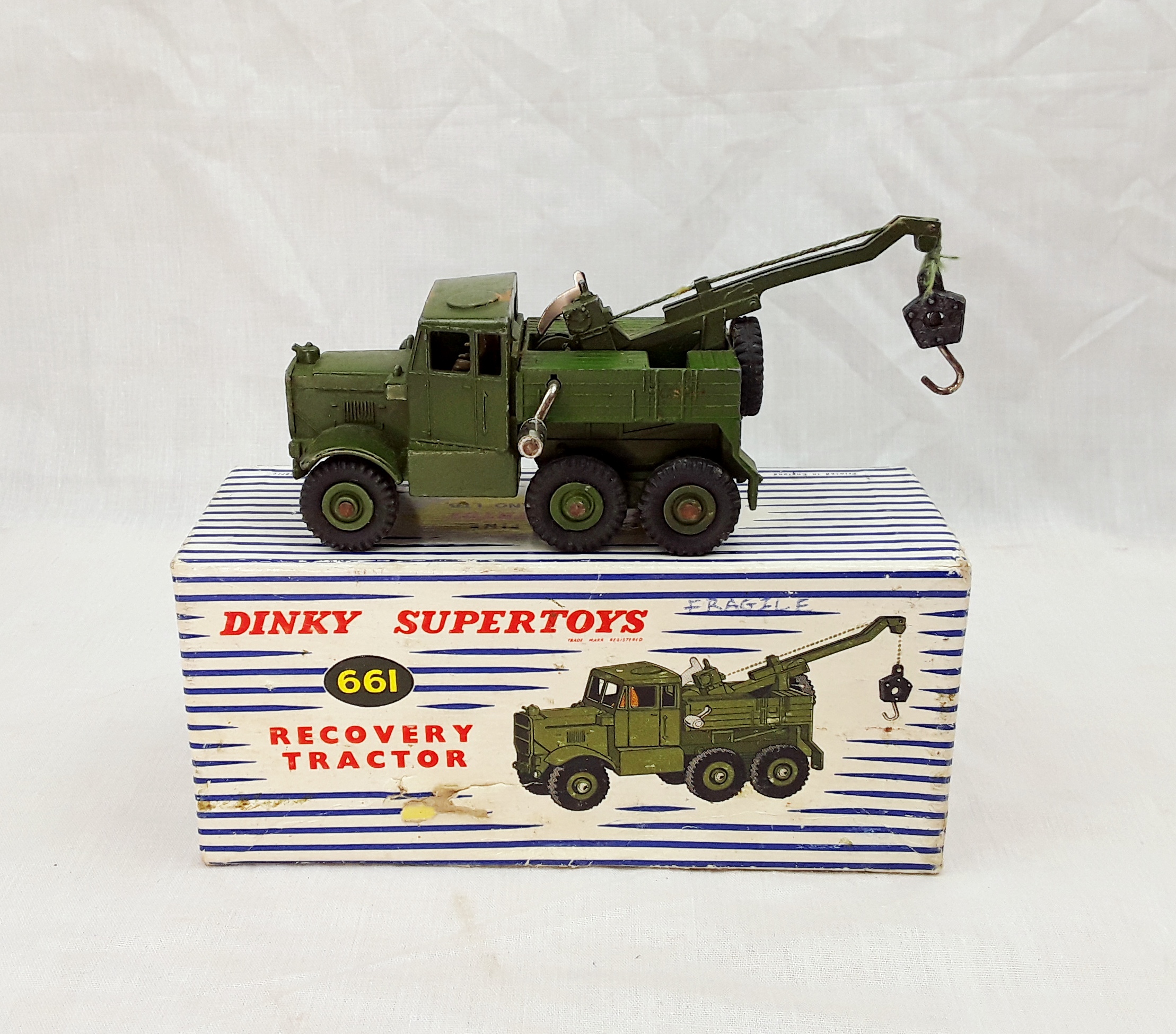 Dinky-Toys-661-Recovery-Truck-1.jpg