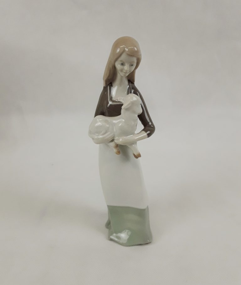 Lladro Nao Figurine Of Girl With Lamb Sally Antiques 8829