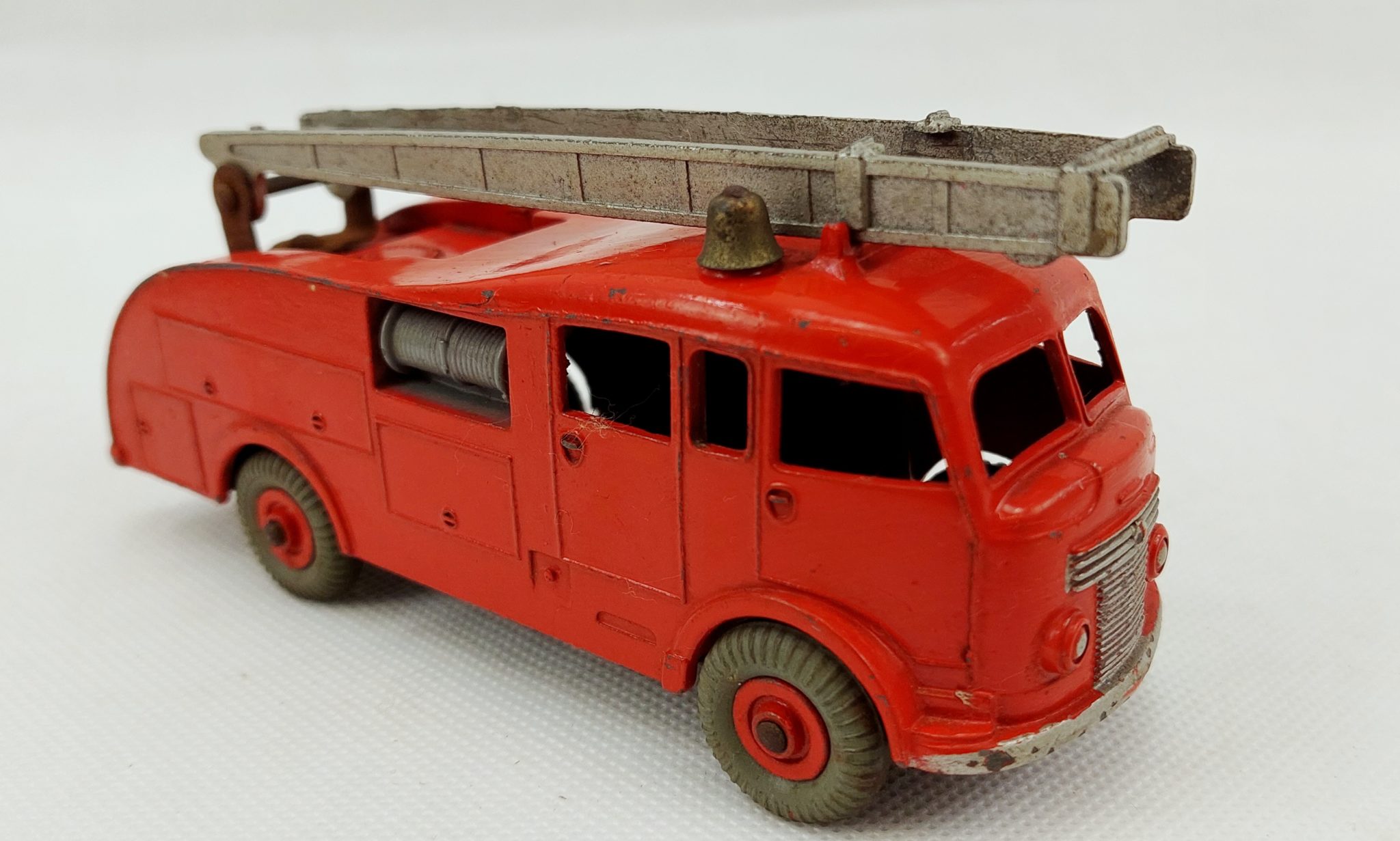 Boxed Dinky Toys 555 - Fire Engine With Extending Ladder* - Sally Antiques