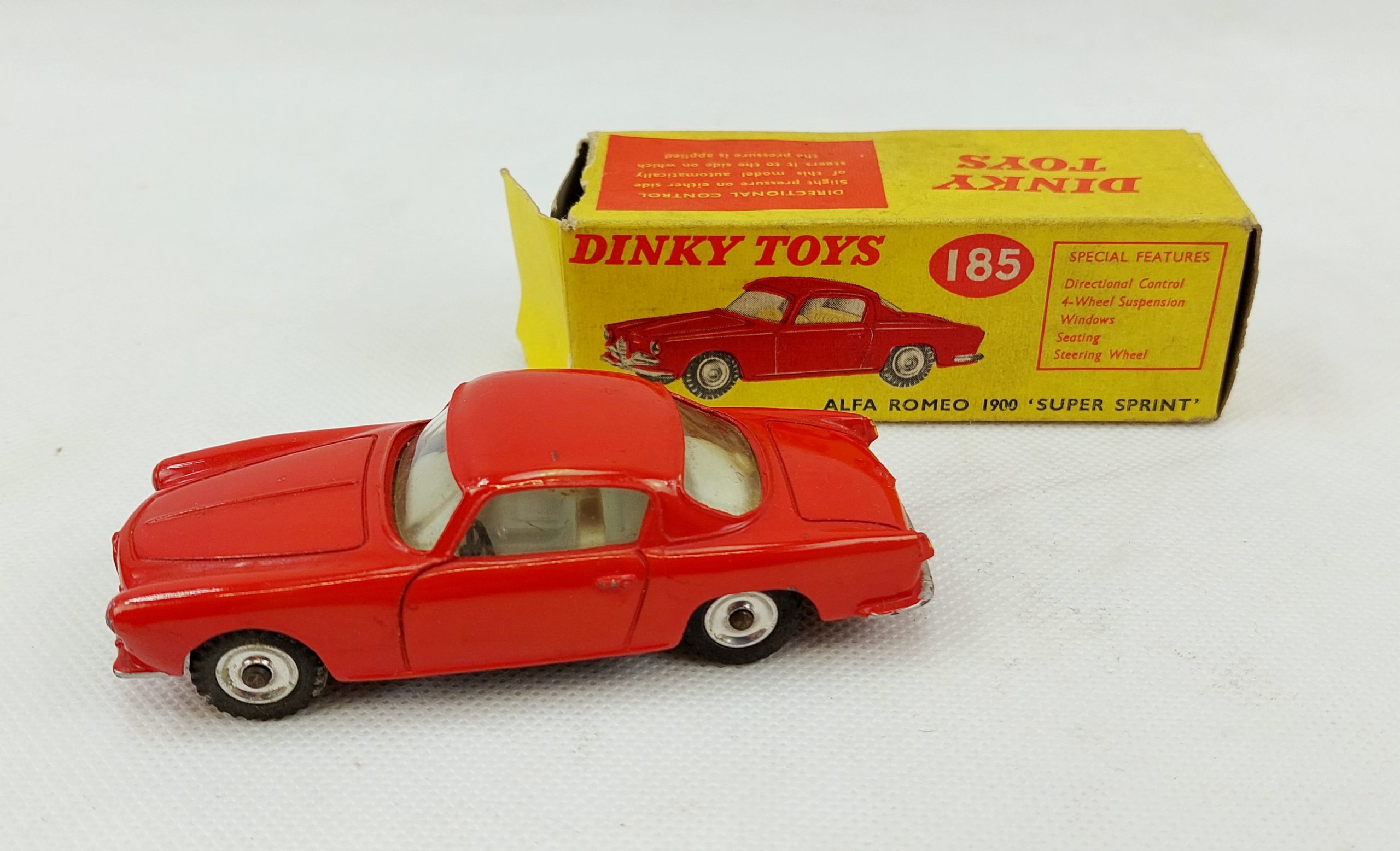 Dinky Toys 24J Coupé Alfa Romeo 1900 Super Sprint Rouge 1/43