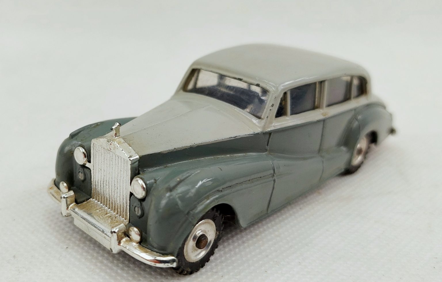 Boxed Dinky 150 Rolls Royce Silver Wraith* - Sally Antiques