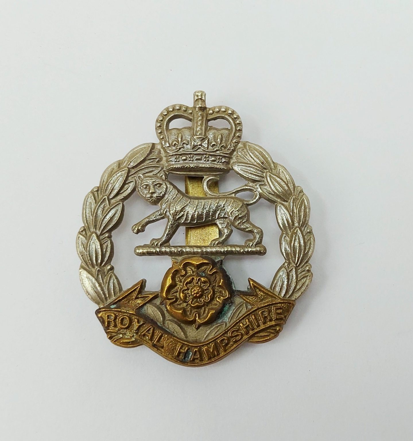 QE2 Royal Hampshire Regiment Cap Badge - Sally Antiques