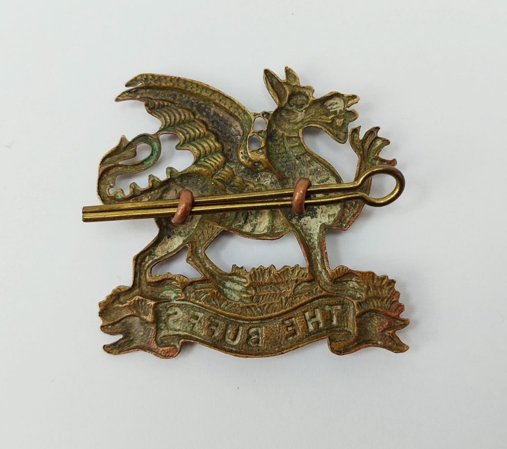 WW1 Royal East Kent Regiment The Buffs Cap Badge - Sally Antiques