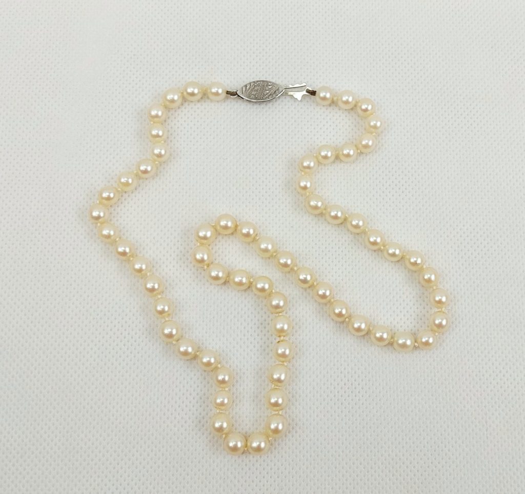 Pearl Necklace With Silver Clasp - Sally Antiques