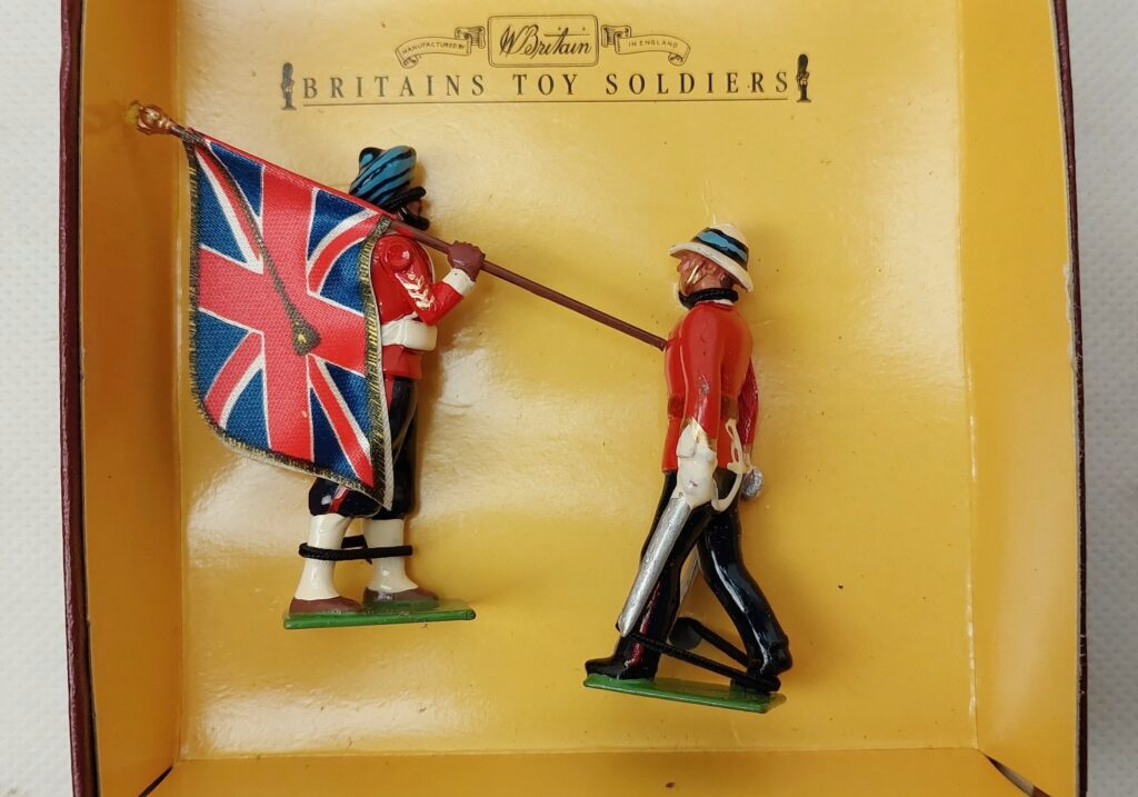 Britains Toy Soldiers 8836 - 45th Rattray’s Sikhs Officer & Standard ...