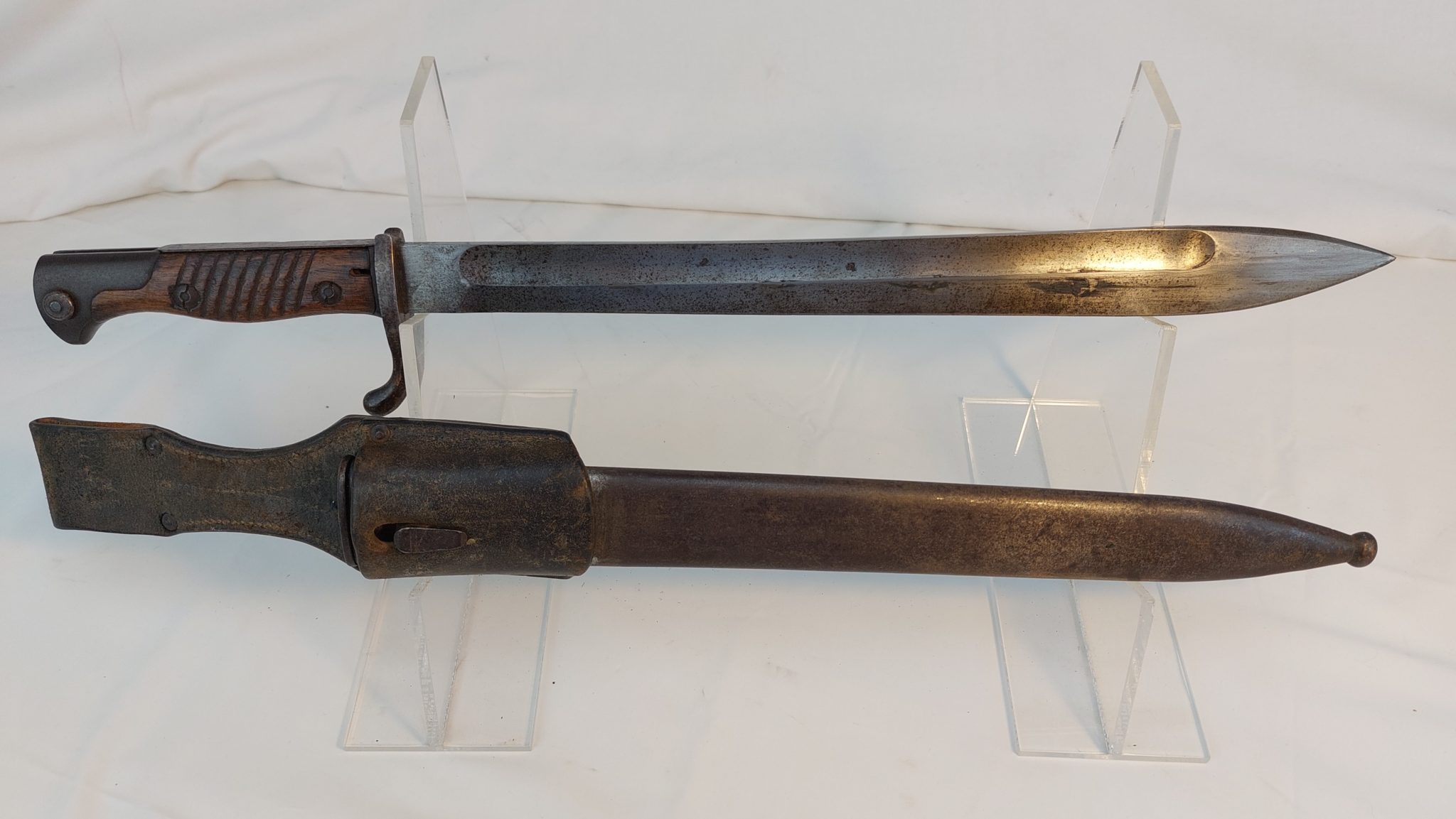 1917 WW1 German Butchers Bayonet & Scabbard. Waffenfarik, Mauser A.G ...