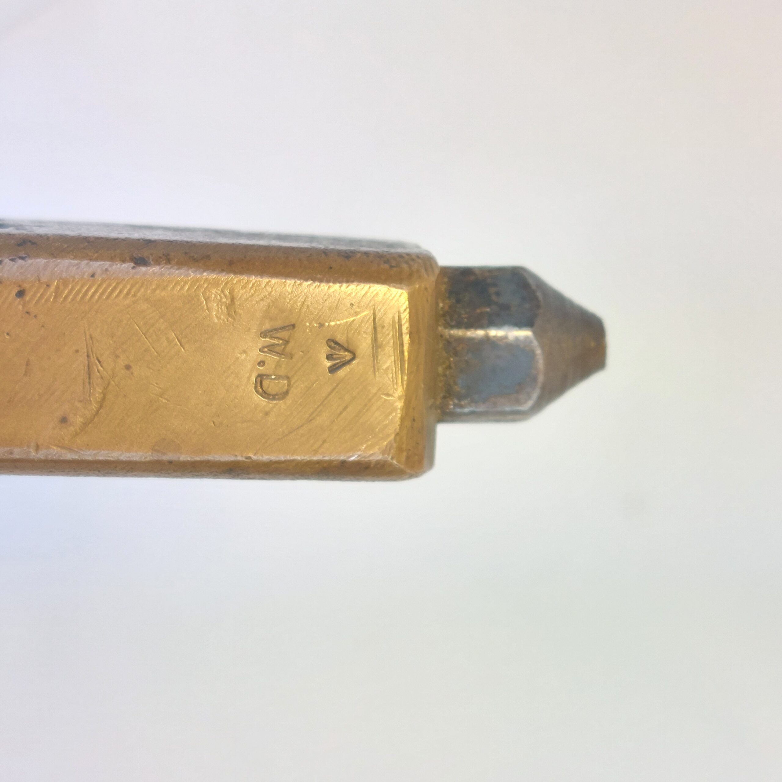 Landers, Frary and Clark American WWI trenchknuckle knife, M1 1918, with knuckle duster, Maker and WD marked (8)