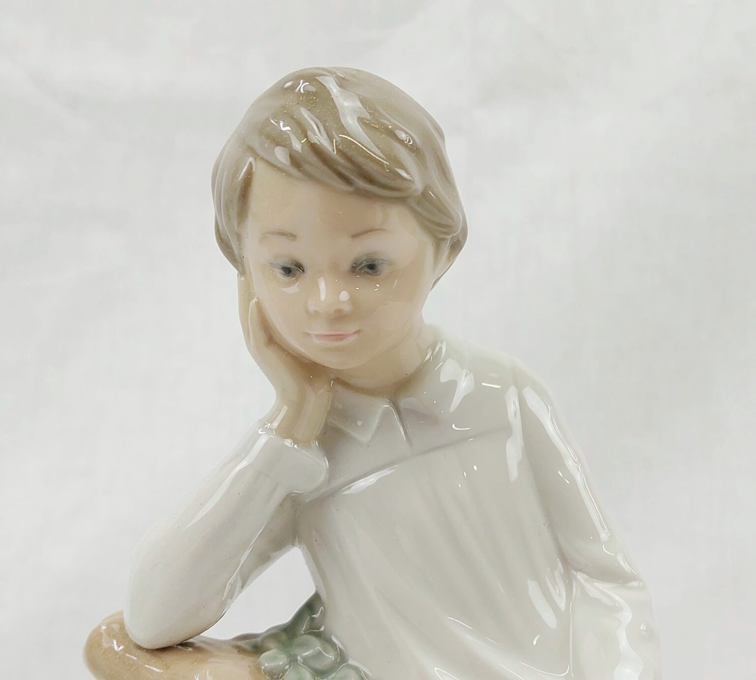 Boxed Lladro Figurine No. 4876 – Little Thinker Boy - Sally Antiques