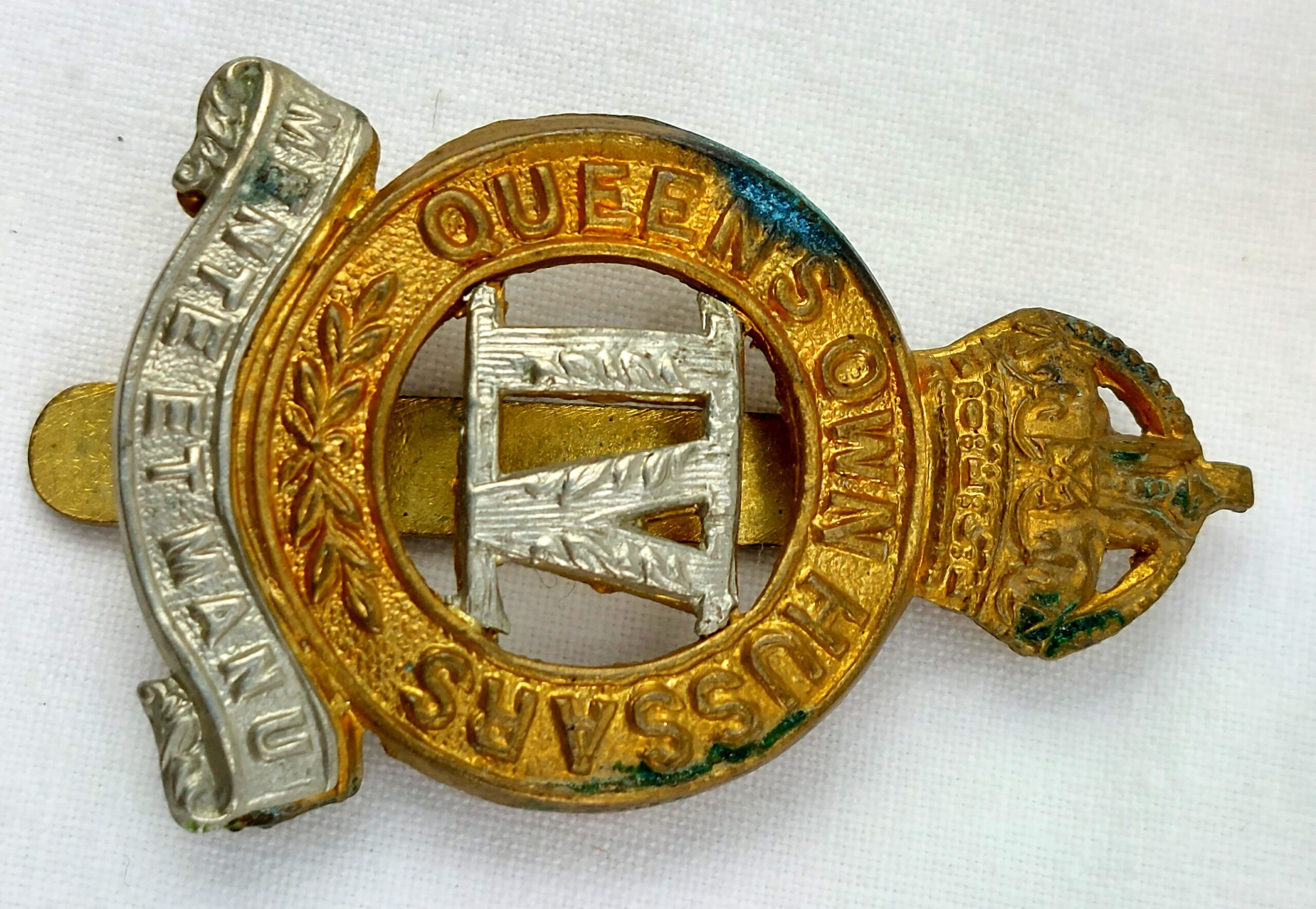 British, 1V Queen's Own Hussars, Cap Badge (2)