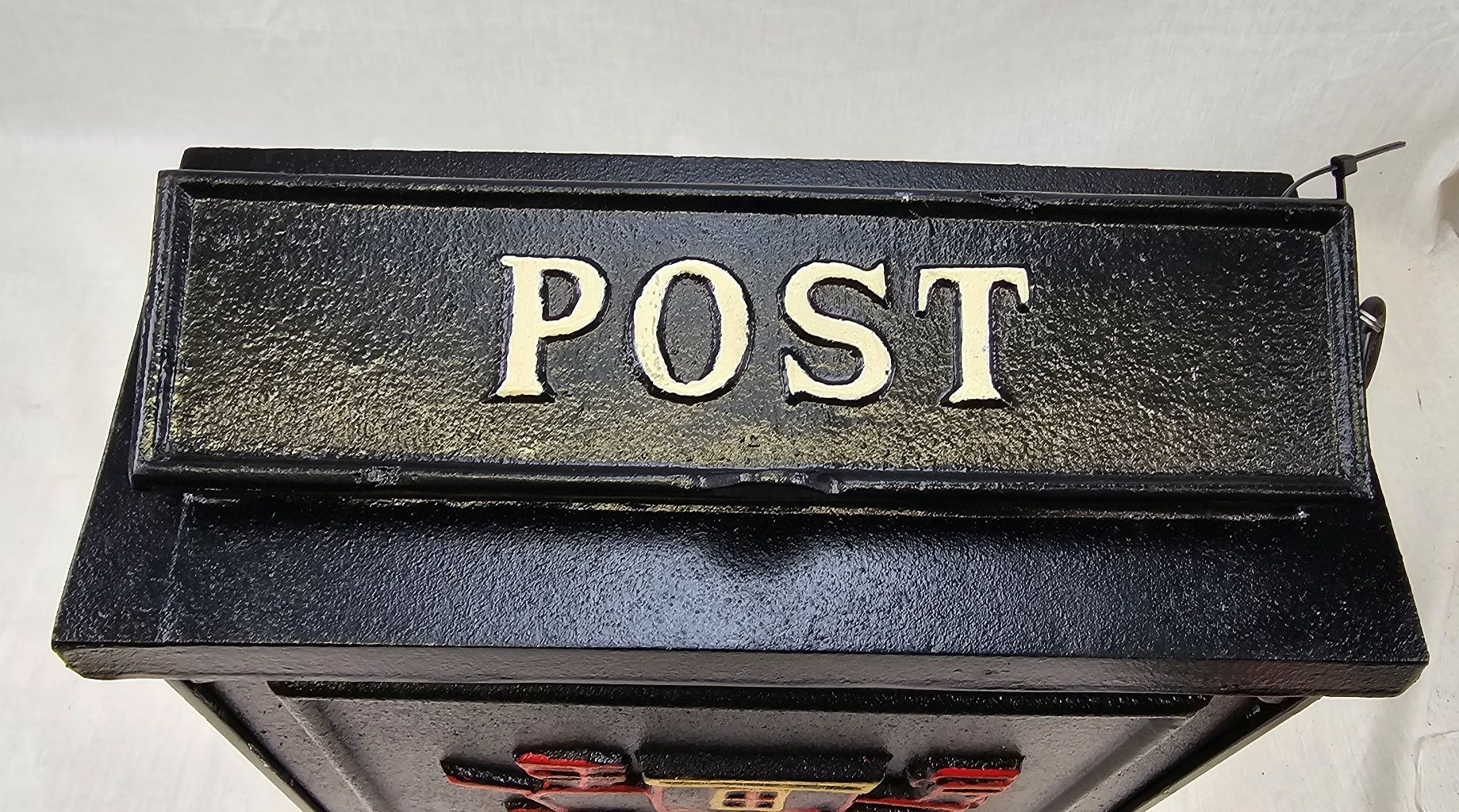 Vintage Cast Iron Post Box (2)