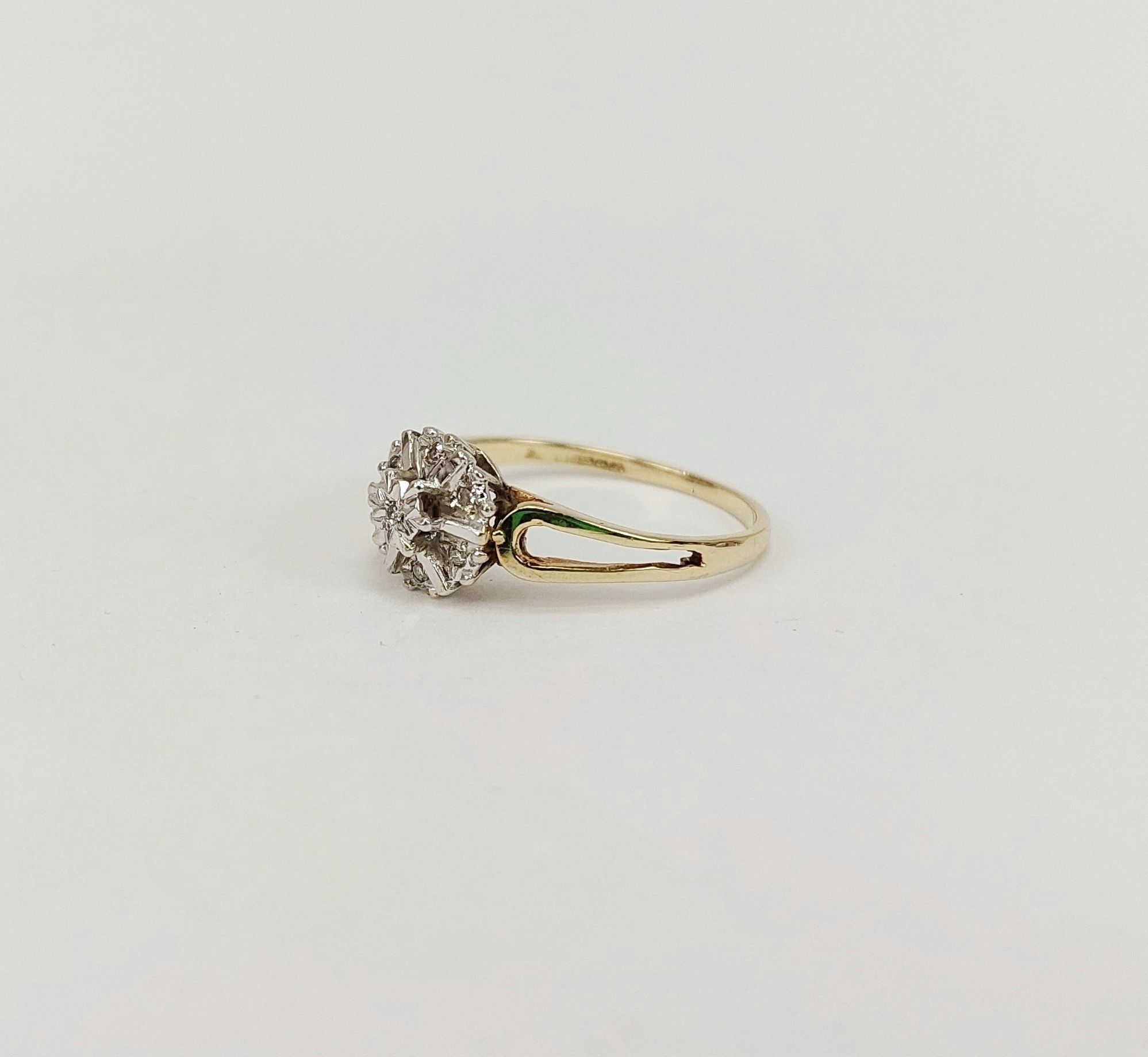 JA_5698201833 - 9ct Gold Diamond Cluster Ring UK Size N, US 6 (2)