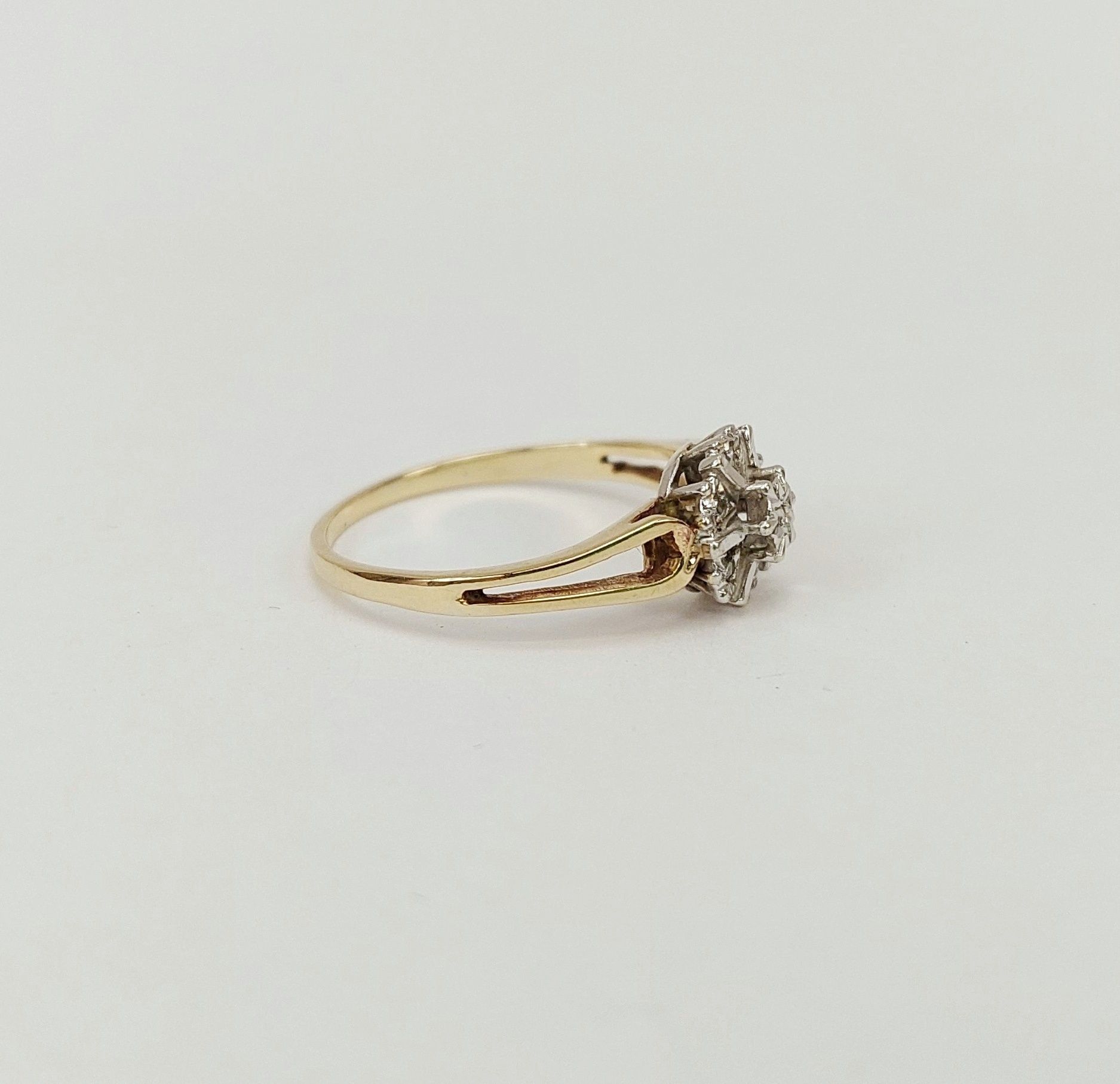 JA_5698201833 - 9ct Gold Diamond Cluster Ring UK Size N, US 6 (3)