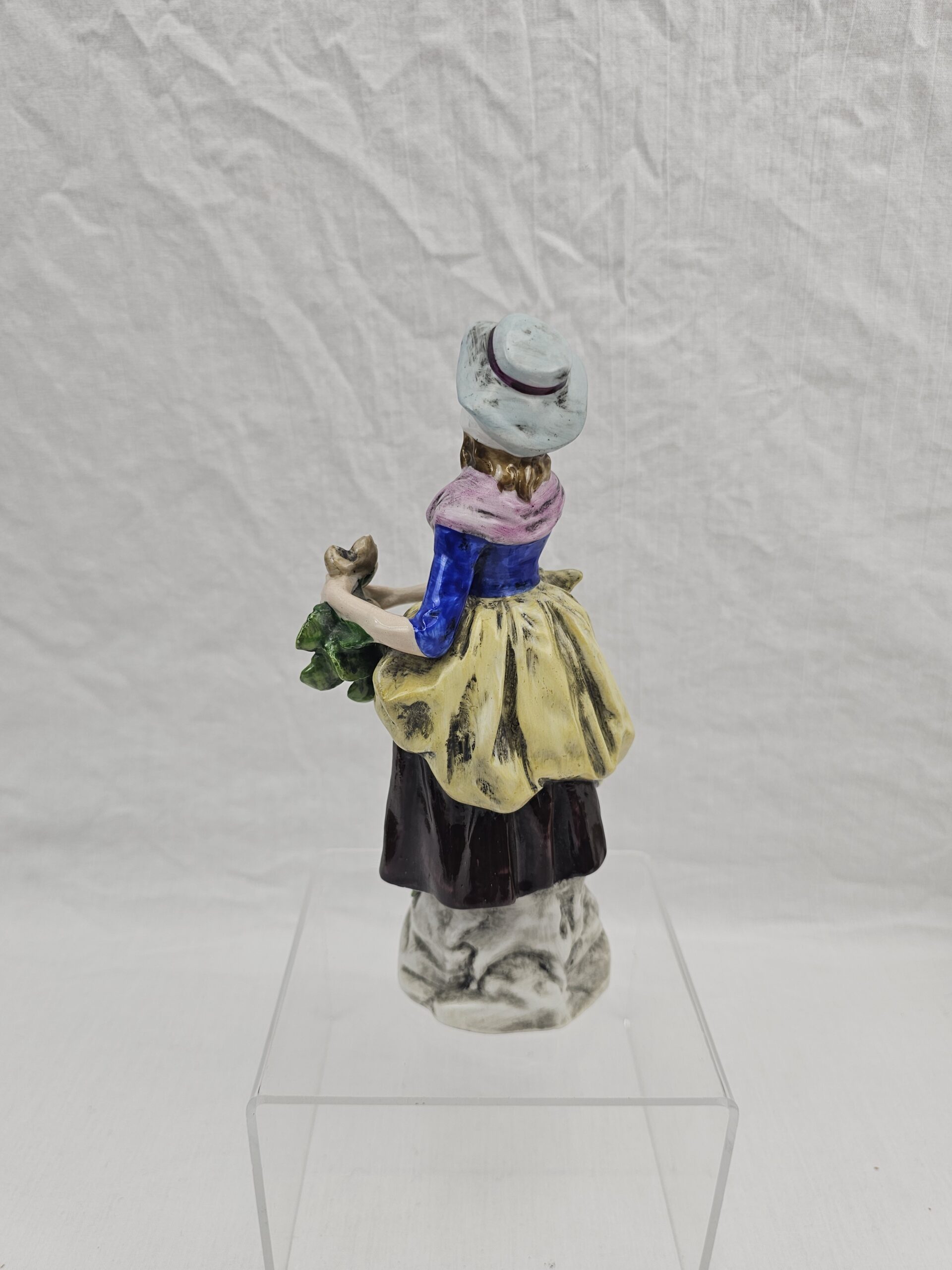 c1920 Sitzendorf Porcelain Figurine Of A Lady Turnip Seller (3)