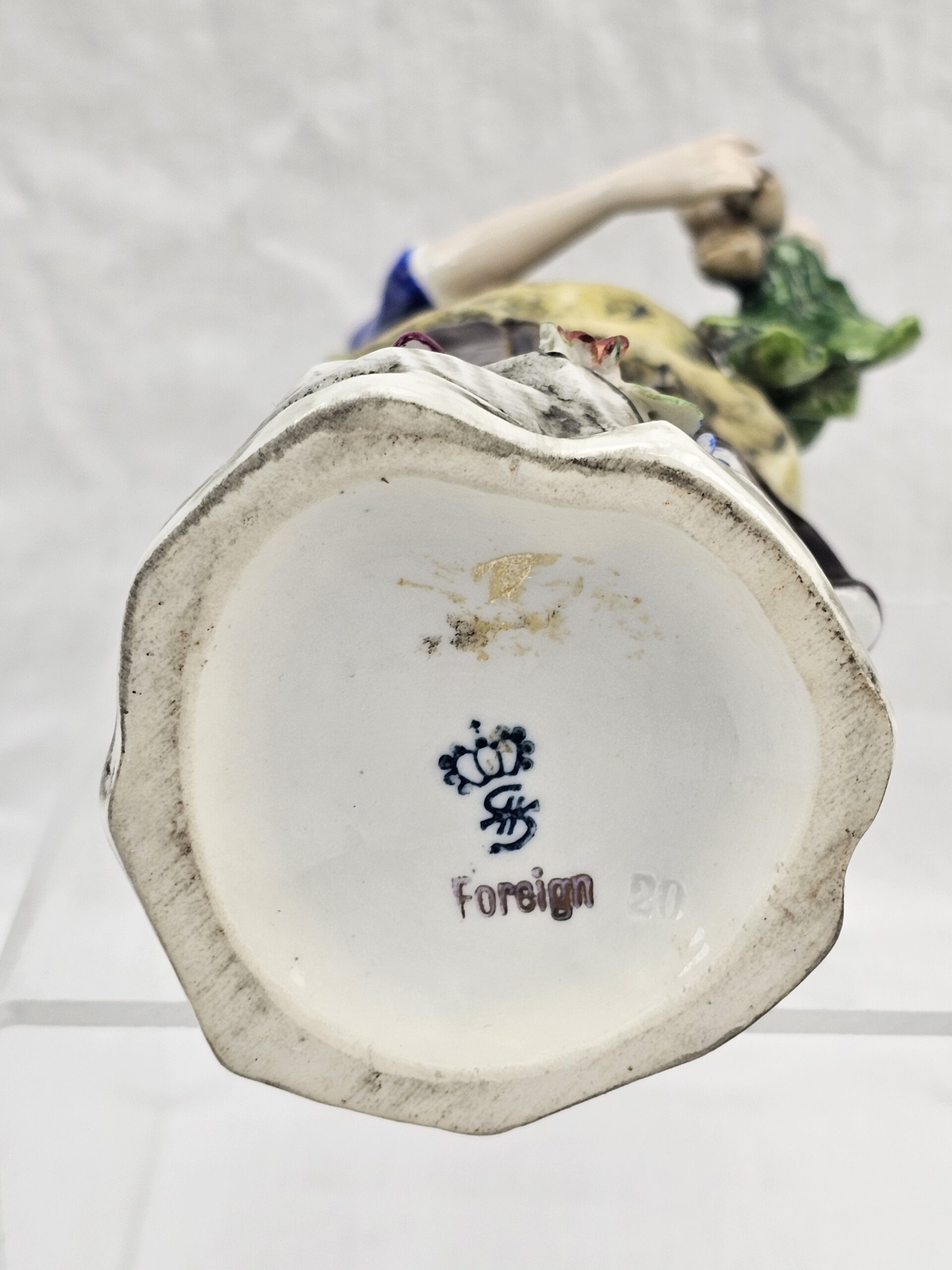 c1920 Sitzendorf Porcelain Figurine Of A Lady Turnip Seller (7)