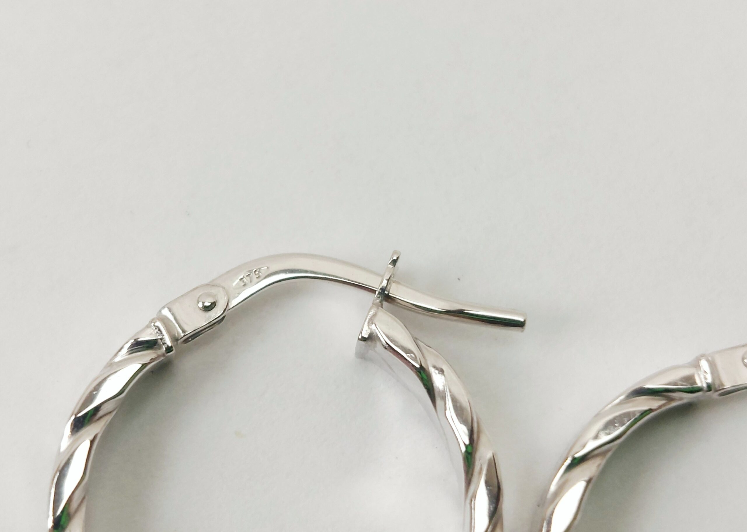 JA_2442204100 - 9ct White Gold Patterned Hoop Earrings (3)