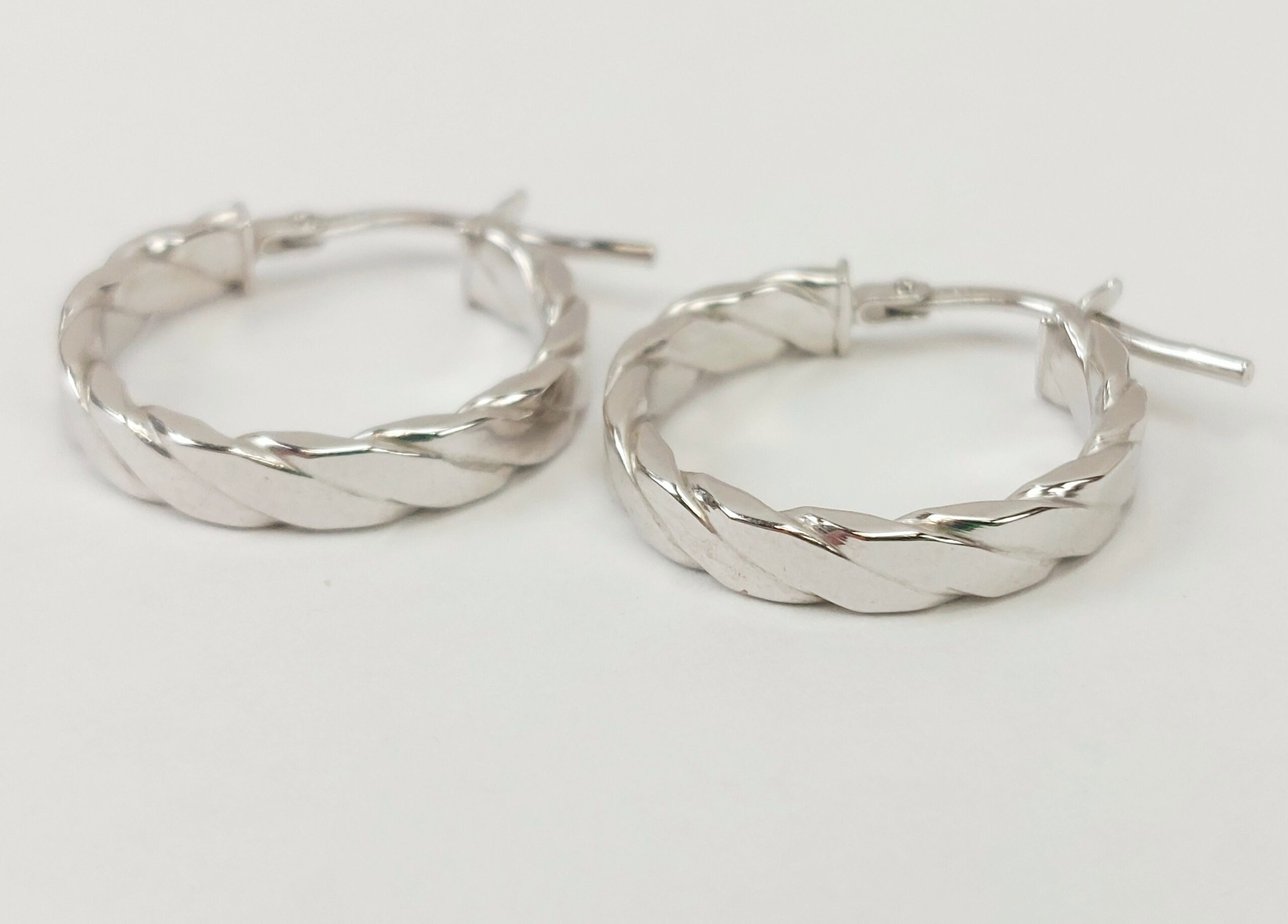JA_2442204100 - 9ct White Gold Patterned Hoop Earrings (4)