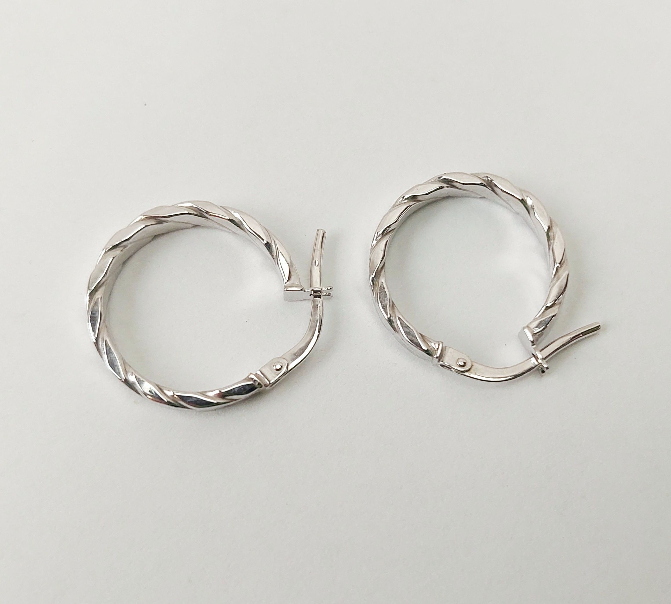 JA_2442204100 - 9ct White Gold Patterned Hoop Earrings (5)