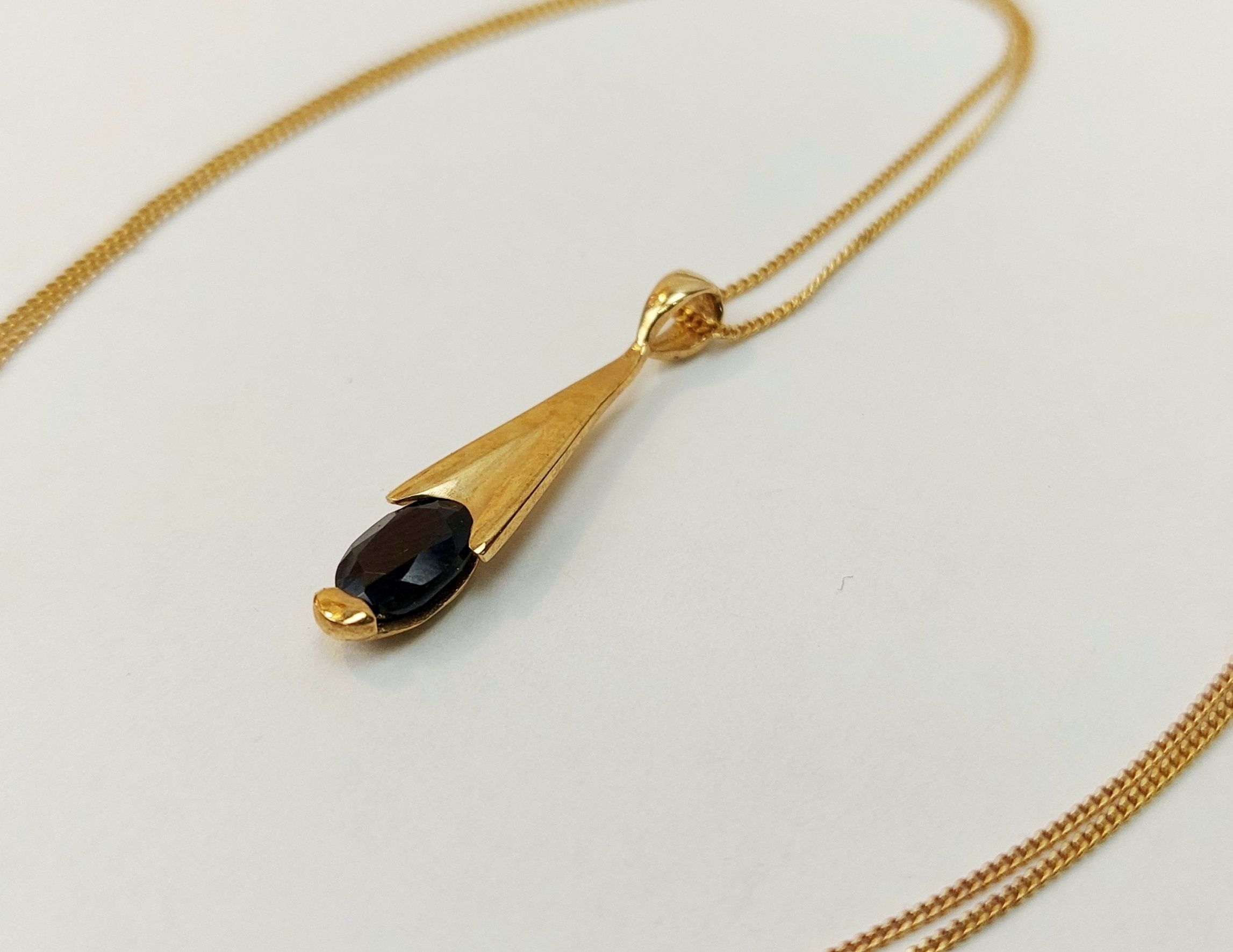 JA_9166204061 - 9ct Gold Sapphire Pendant Necklace (2)