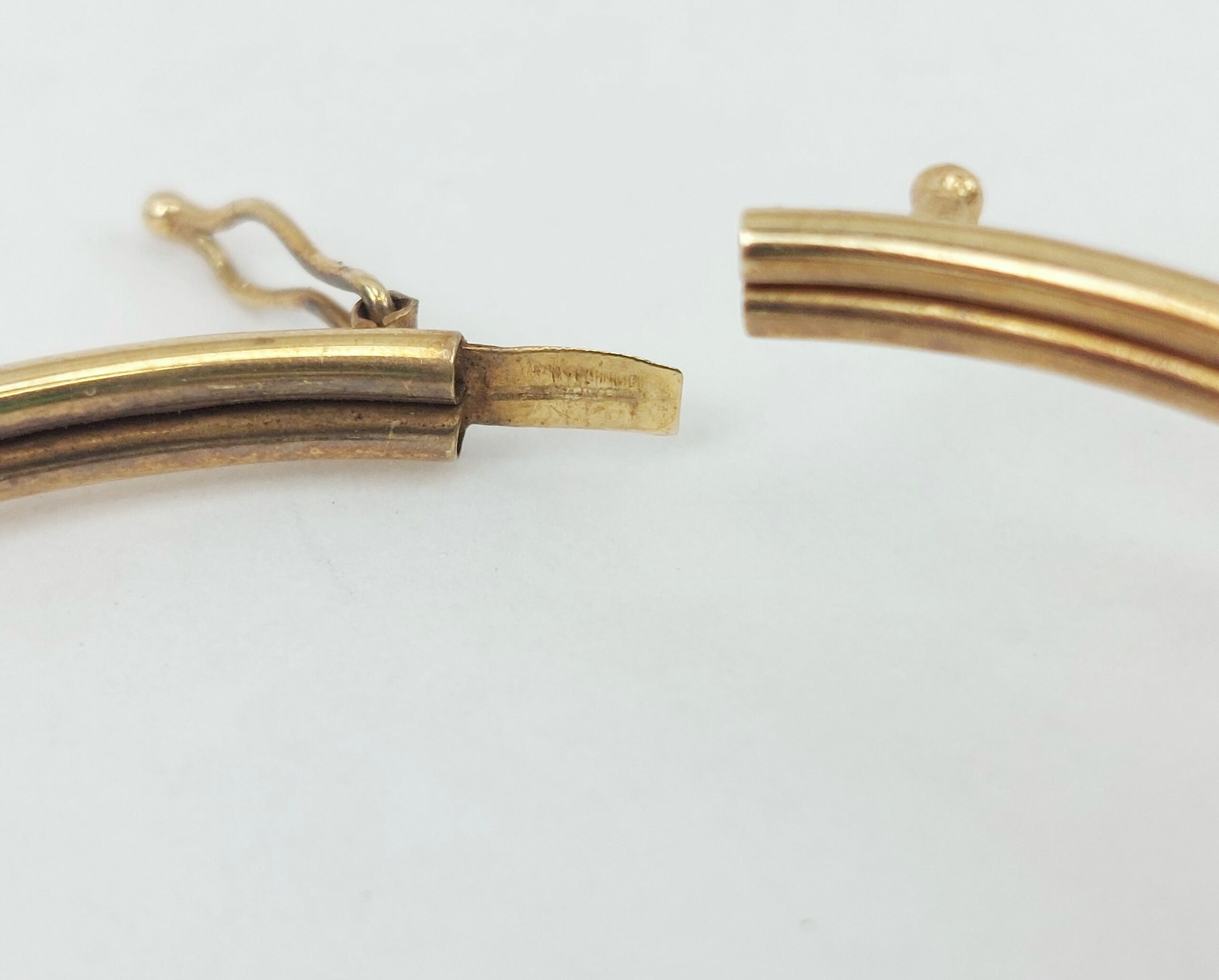 JA_1936206857 - 9ct Gold Diamond & Aquamarine Bracelet (7)