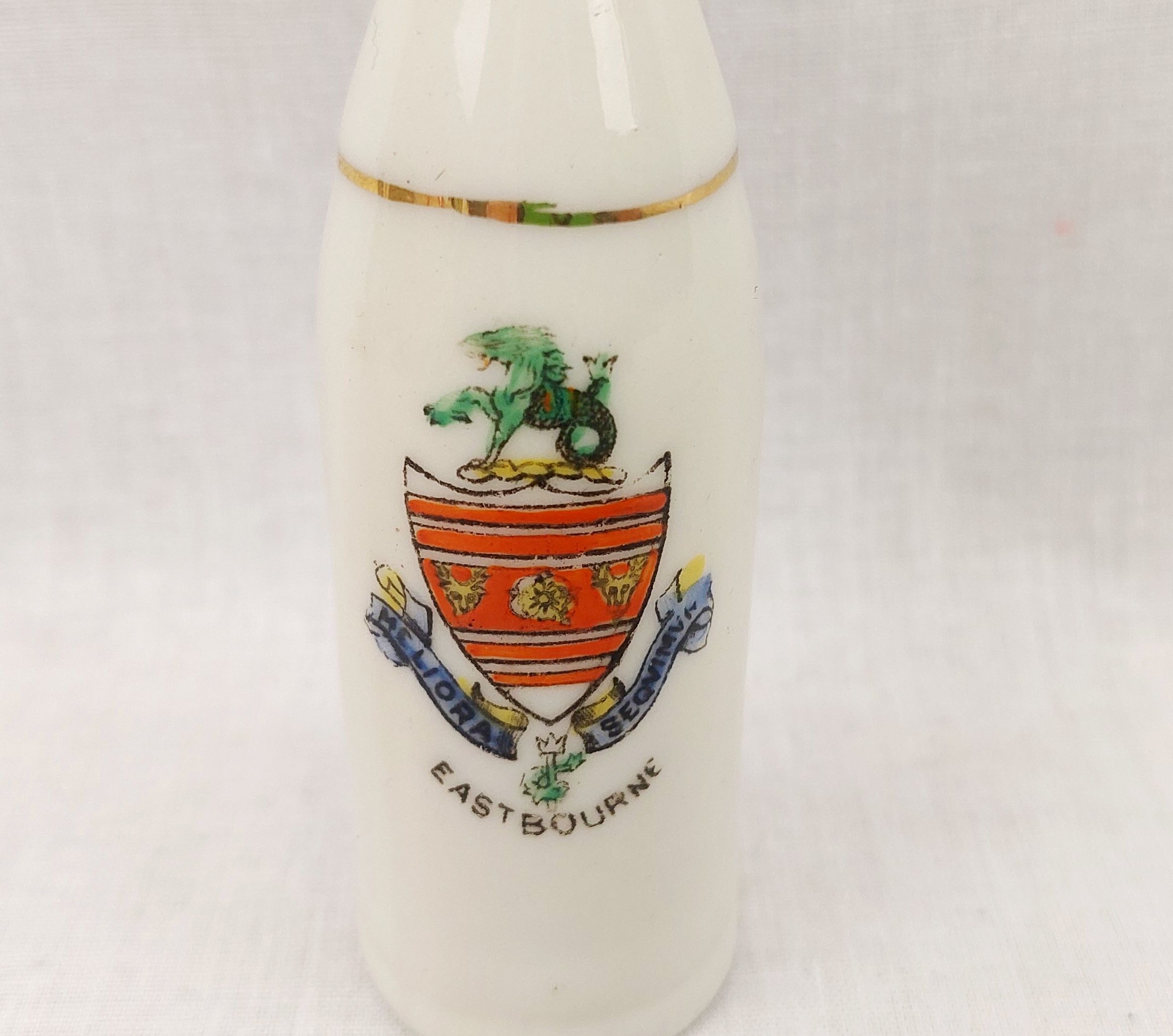 WW1 Eastbourne Swan Crested China Artillery Shell 2